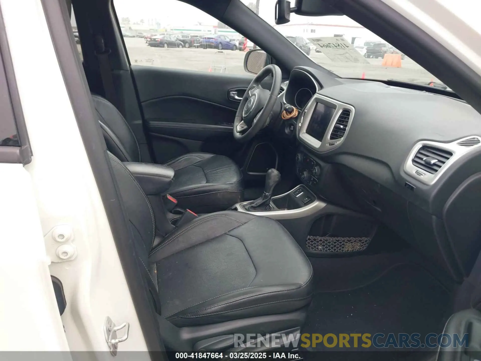 5 Photograph of a damaged car 3C4NJCEB4MT577055 JEEP COMPASS 2021