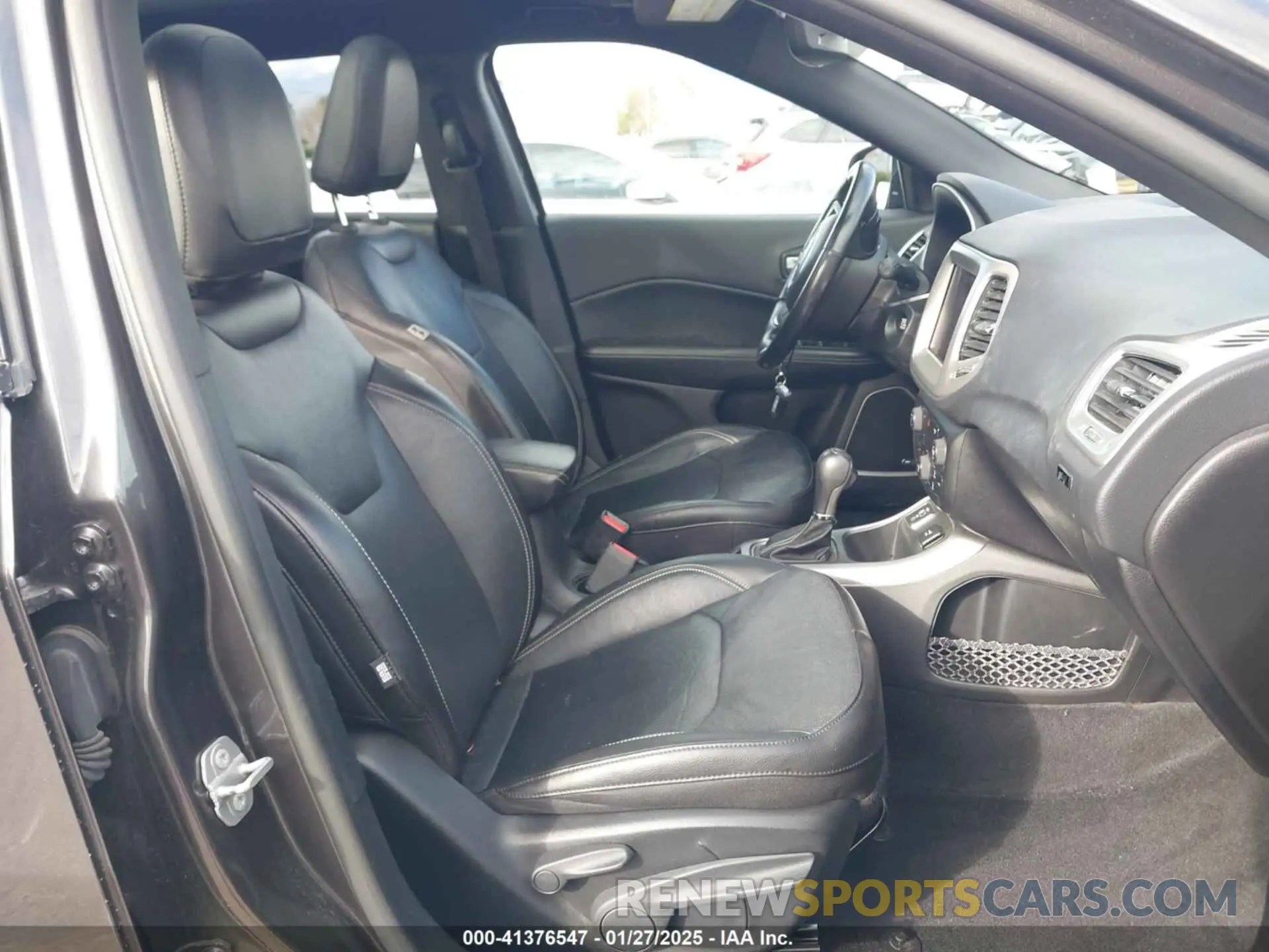 5 Photograph of a damaged car 3C4NJCEB7MT596909 JEEP COMPASS 2021