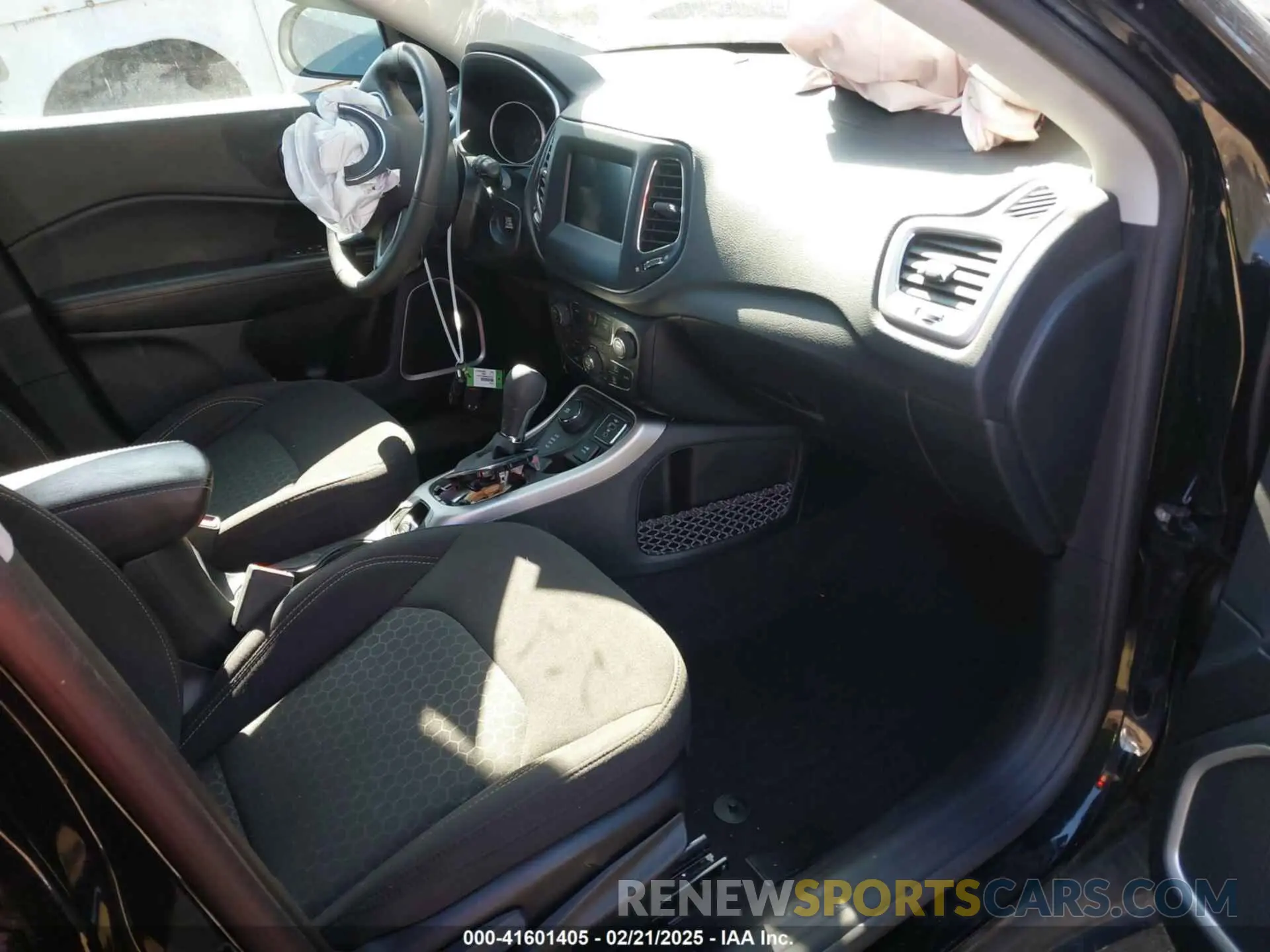 5 Photograph of a damaged car 3C4NJDAB0MT556781 JEEP COMPASS 2021