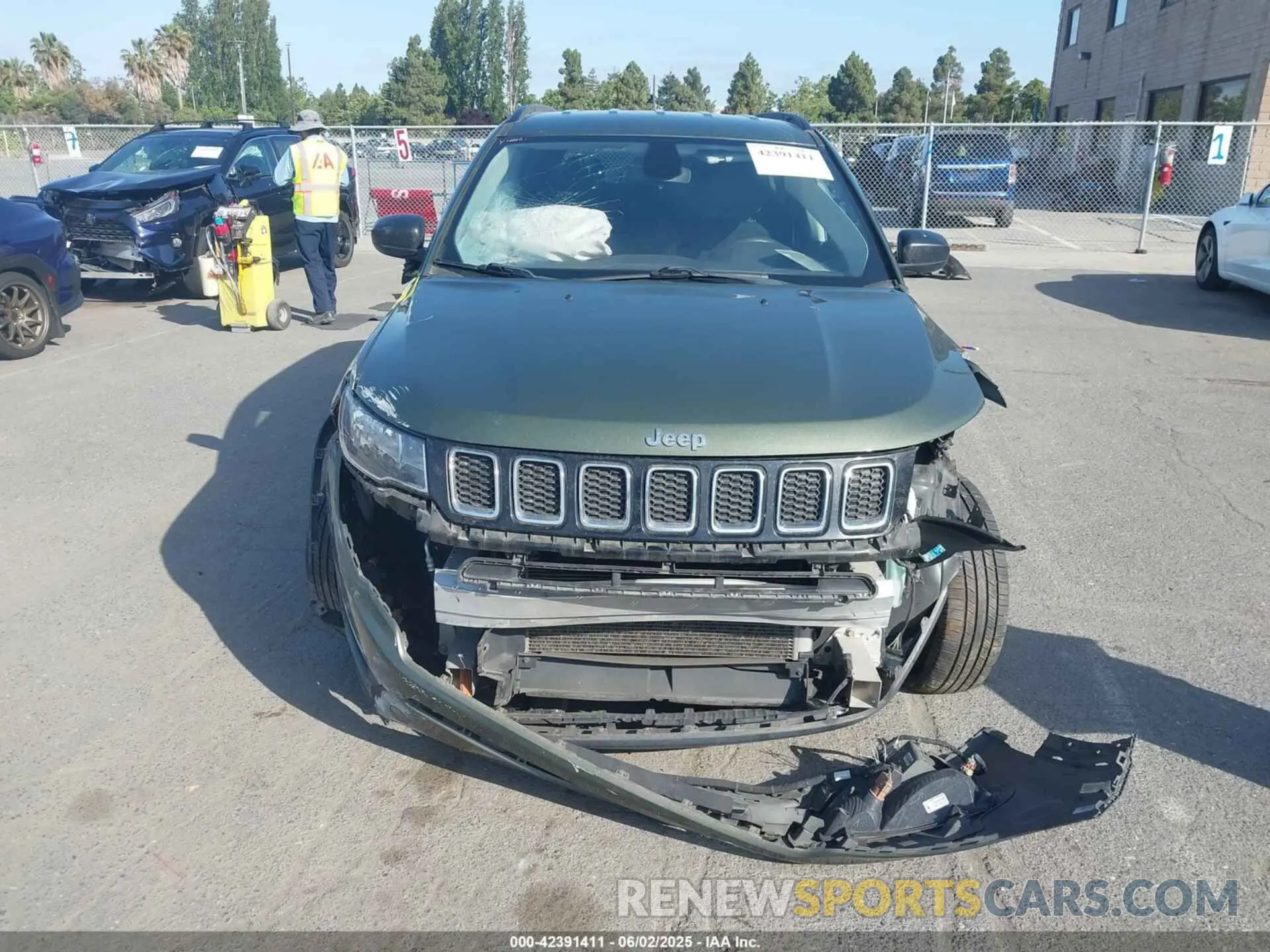 6 Photograph of a damaged car 3C4NJDAB4MT543838 JEEP COMPASS 2021