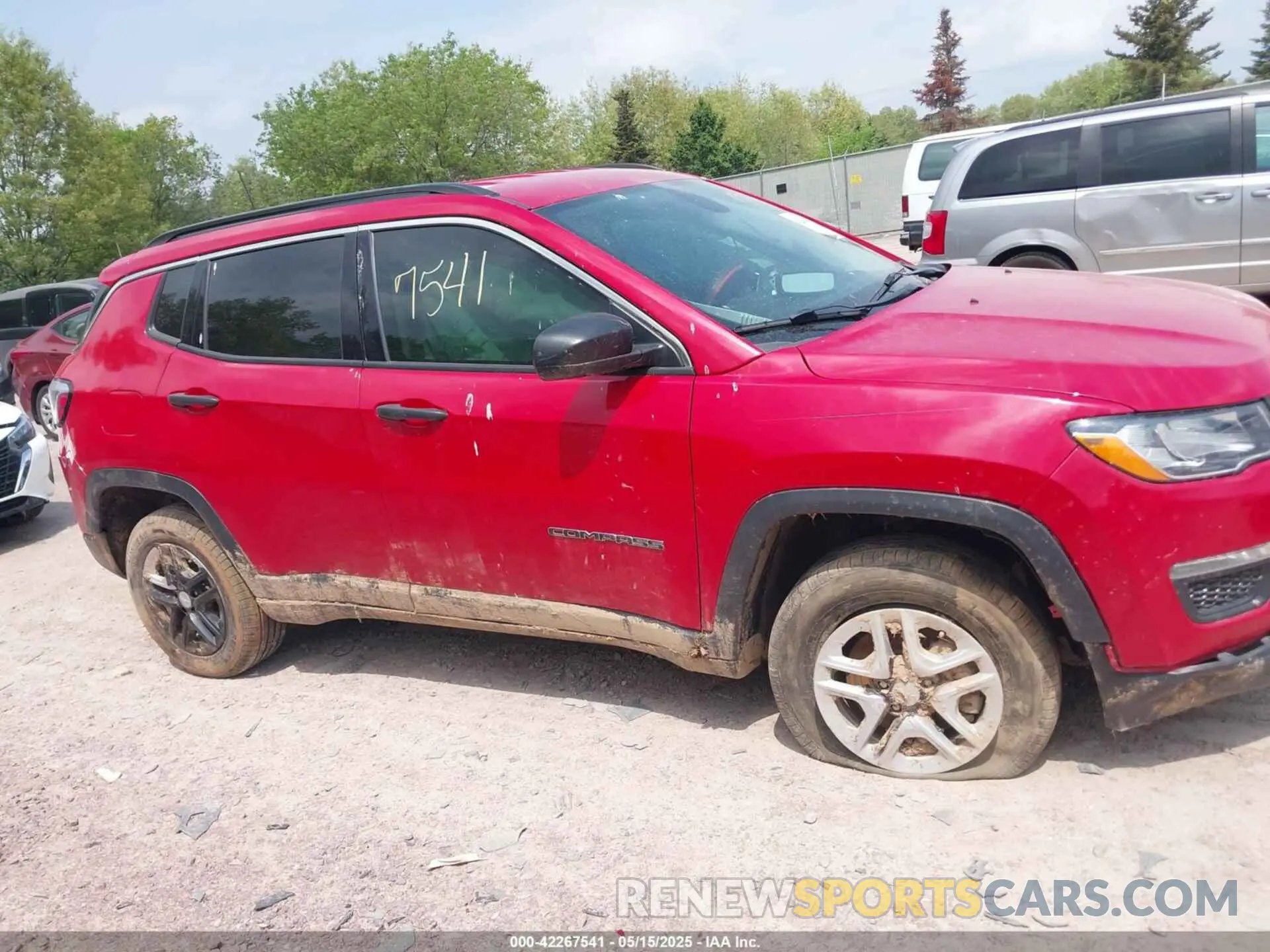 12 Photograph of a damaged car 3C4NJDAB6MT525308 JEEP COMPASS 2021