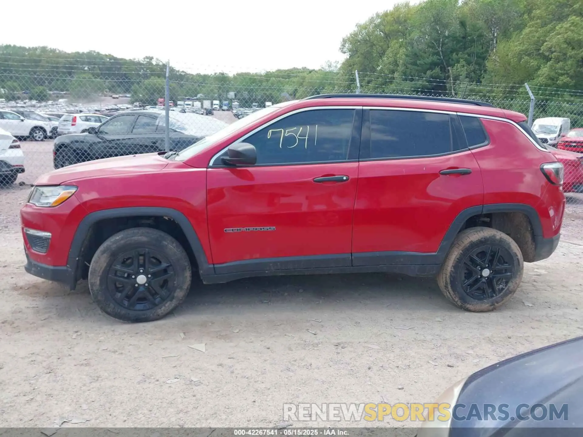 13 Photograph of a damaged car 3C4NJDAB6MT525308 JEEP COMPASS 2021