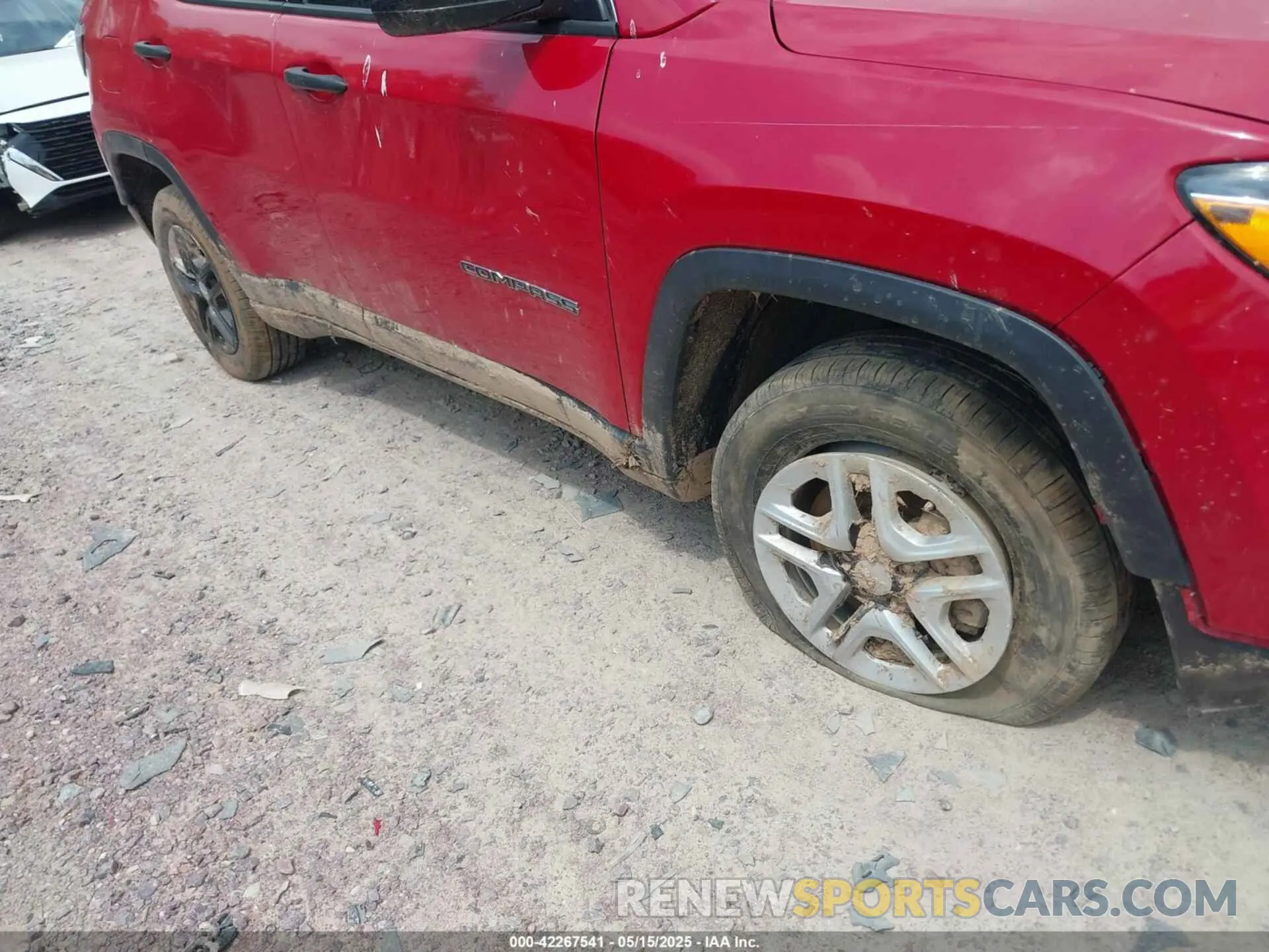 16 Photograph of a damaged car 3C4NJDAB6MT525308 JEEP COMPASS 2021