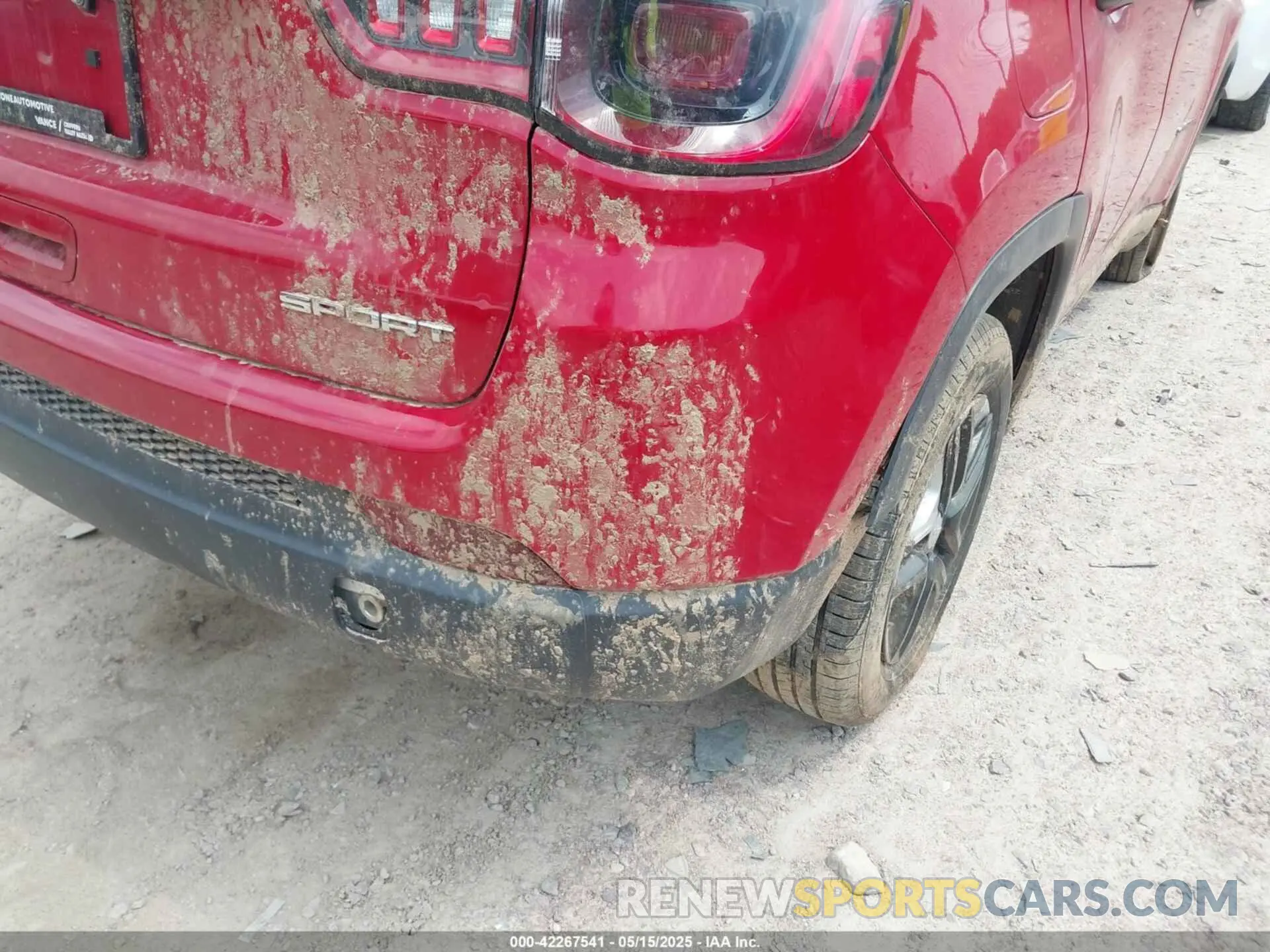17 Photograph of a damaged car 3C4NJDAB6MT525308 JEEP COMPASS 2021