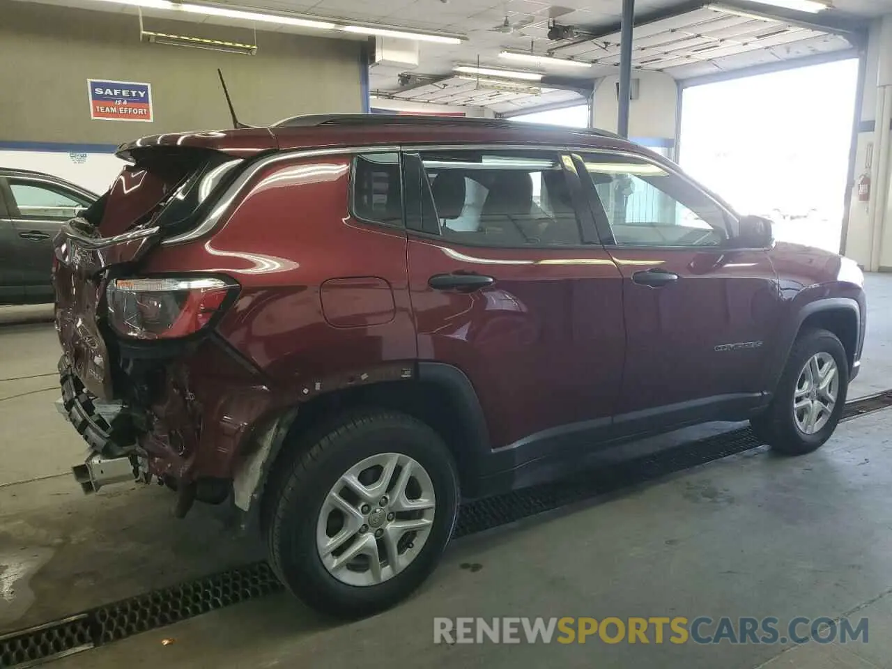 3 Photograph of a damaged car 3C4NJDAB6MT537376 JEEP COMPASS 2021