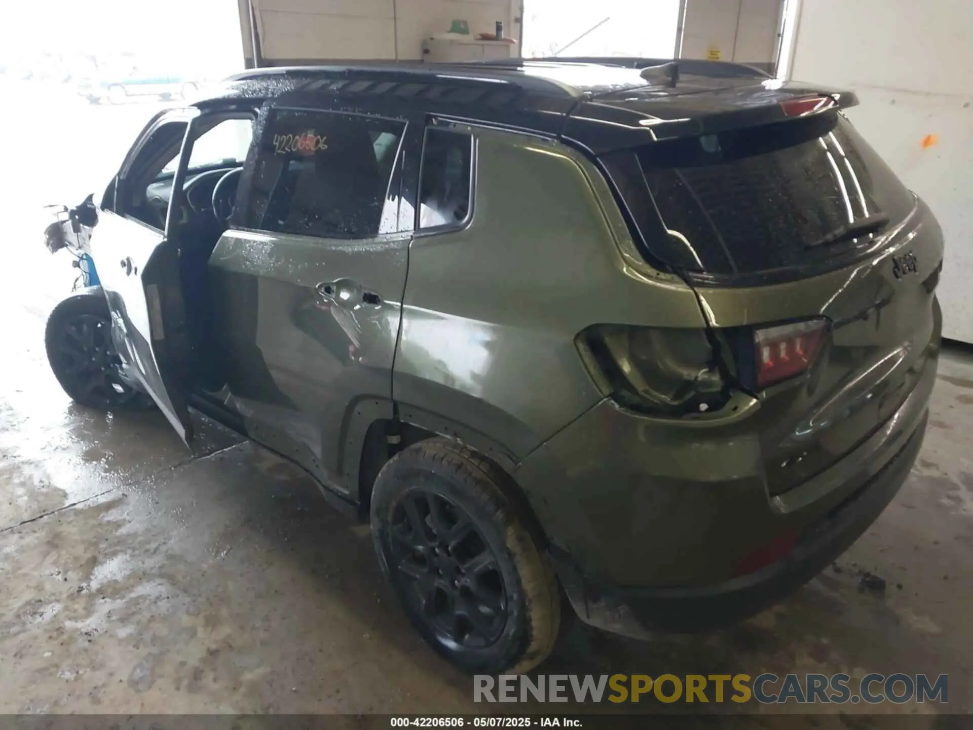 3 Photograph of a damaged car 3C4NJDAB8MT591231 JEEP COMPASS 2021