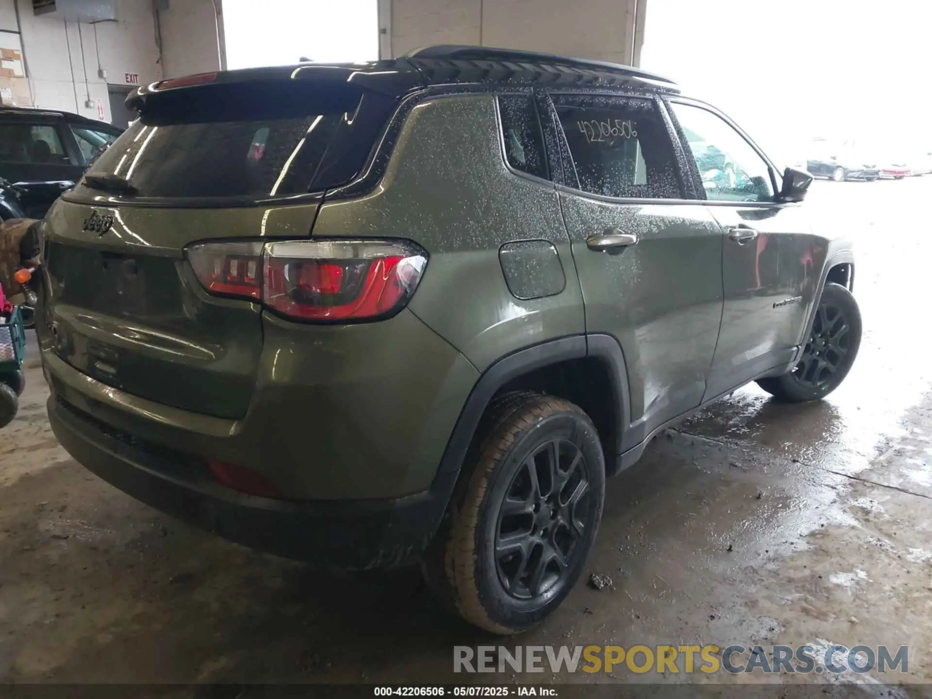 4 Photograph of a damaged car 3C4NJDAB8MT591231 JEEP COMPASS 2021