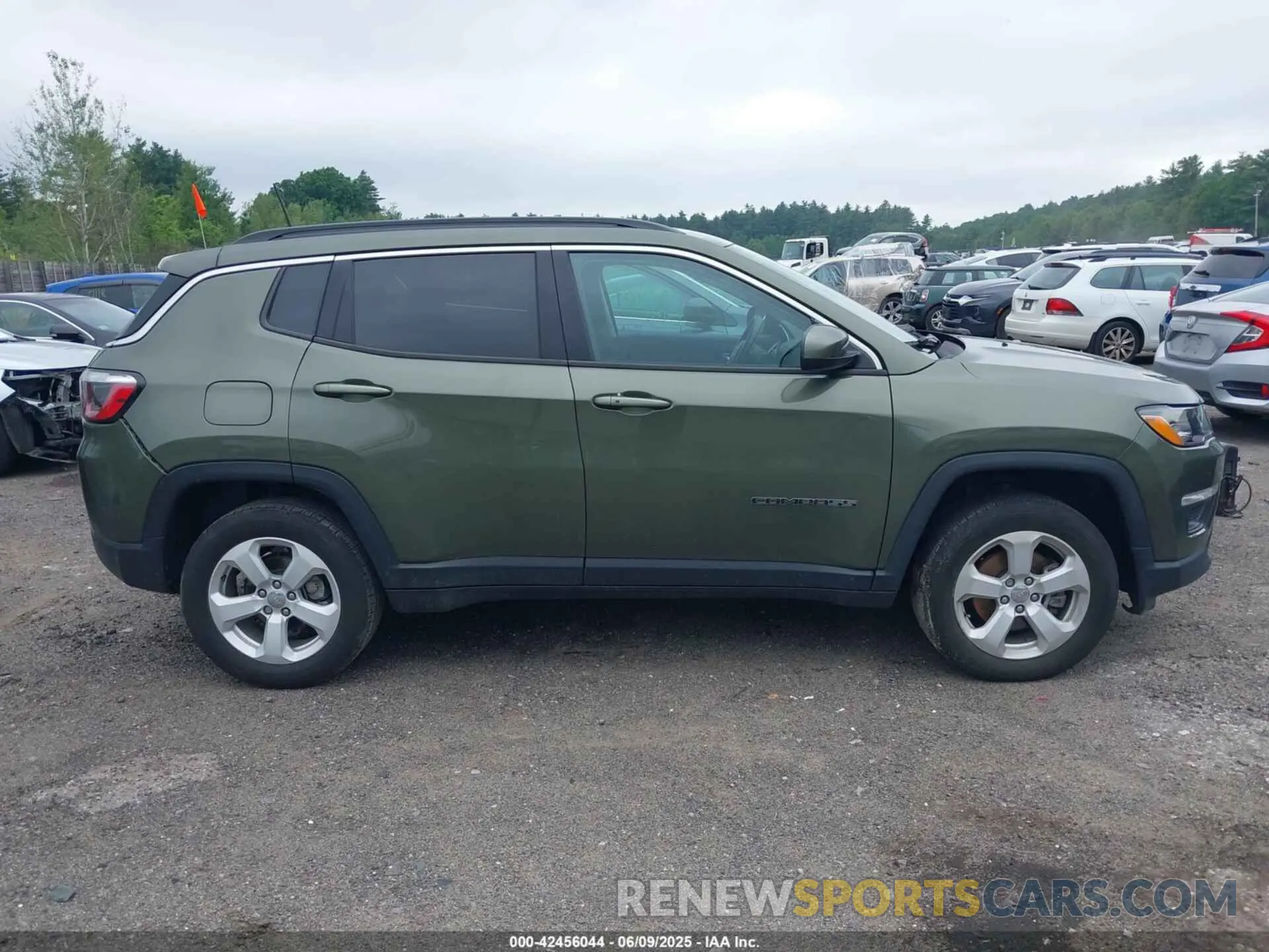 13 Photograph of a damaged car 3C4NJDBB0MT506834 JEEP COMPASS 2021