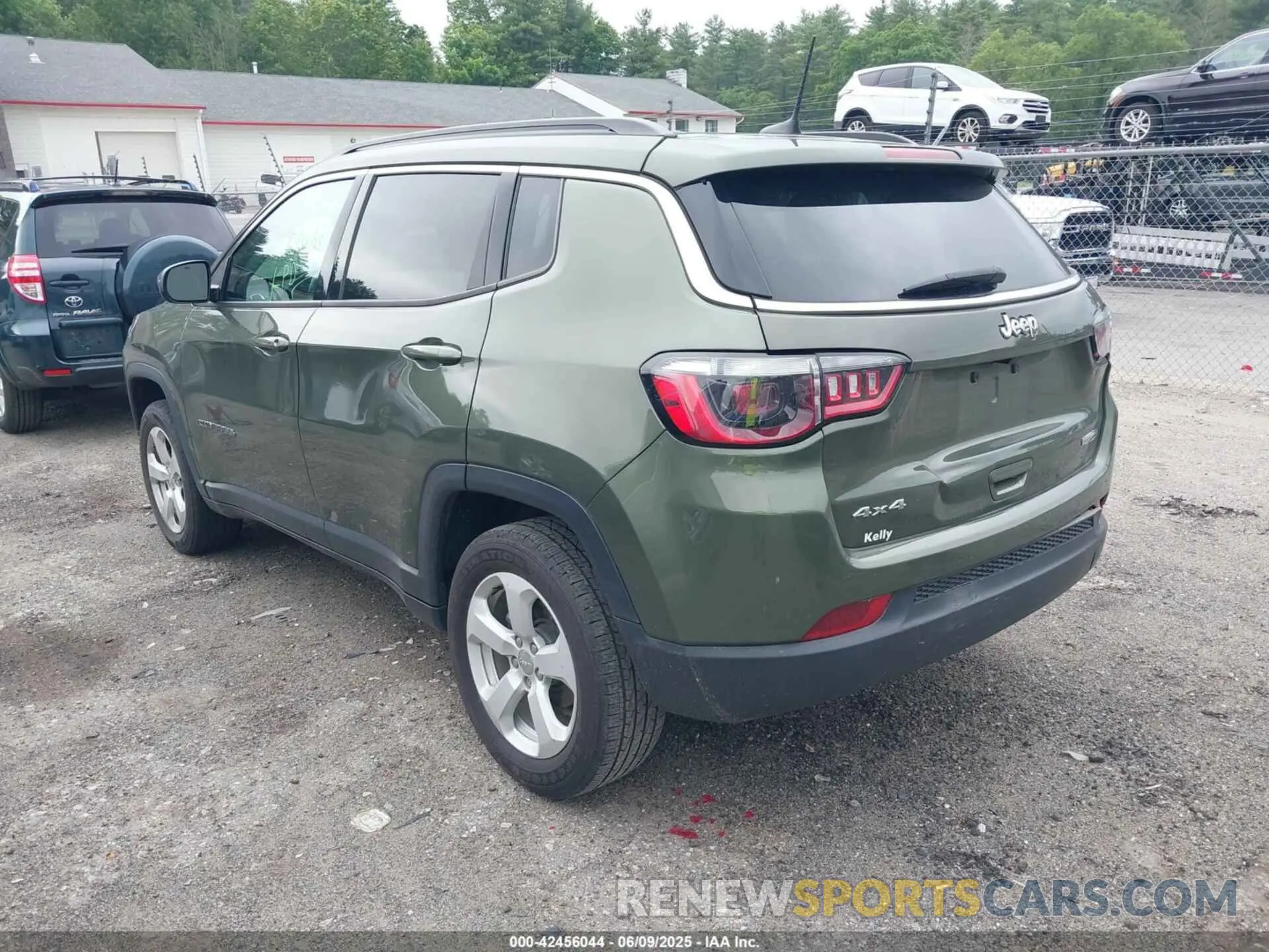 3 Photograph of a damaged car 3C4NJDBB0MT506834 JEEP COMPASS 2021