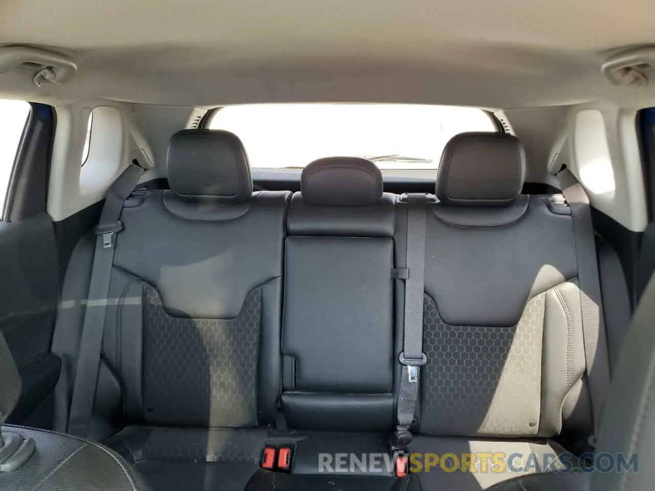 10 Photograph of a damaged car 3C4NJDBB0MT558948 JEEP COMPASS 2021