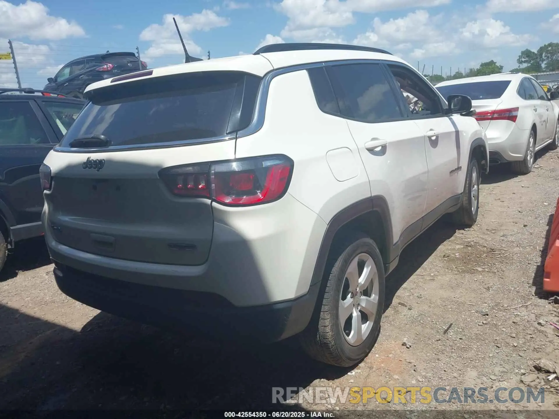 4 Photograph of a damaged car 3C4NJDBB0MT600115 JEEP COMPASS 2021