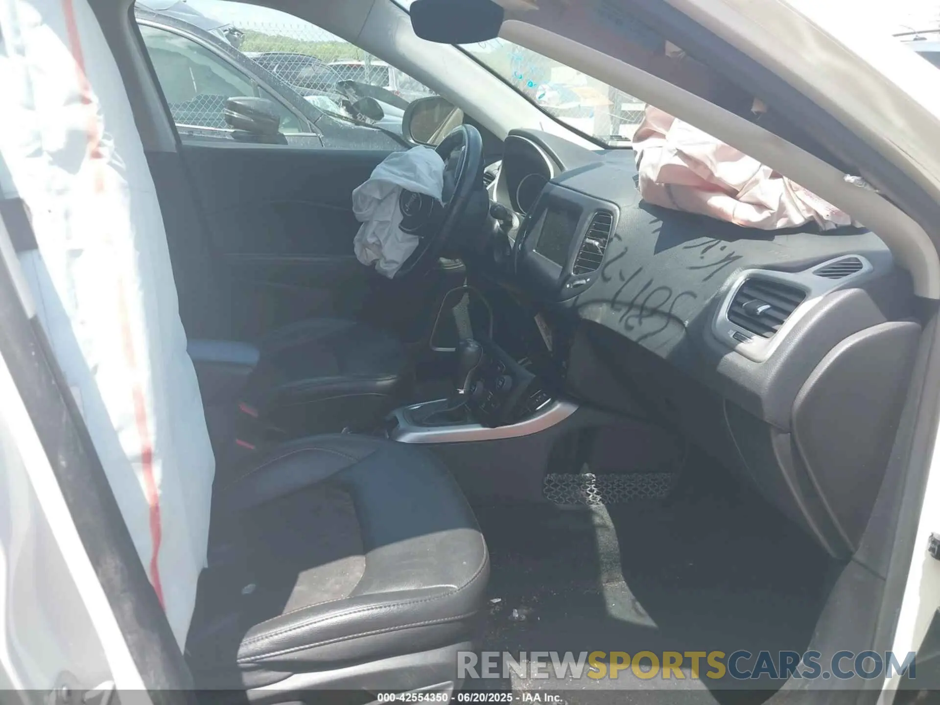 5 Photograph of a damaged car 3C4NJDBB0MT600115 JEEP COMPASS 2021