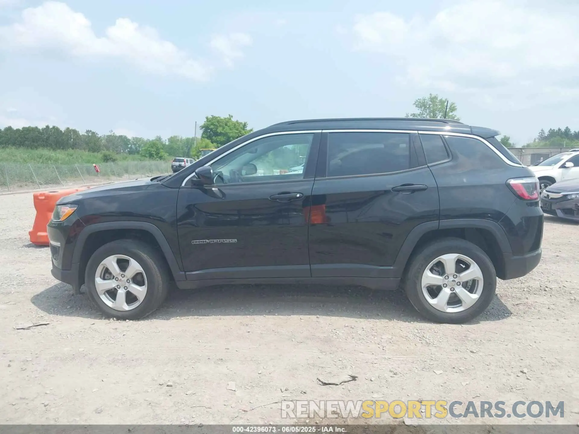 14 Photograph of a damaged car 3C4NJDBB1MT507653 JEEP COMPASS 2021