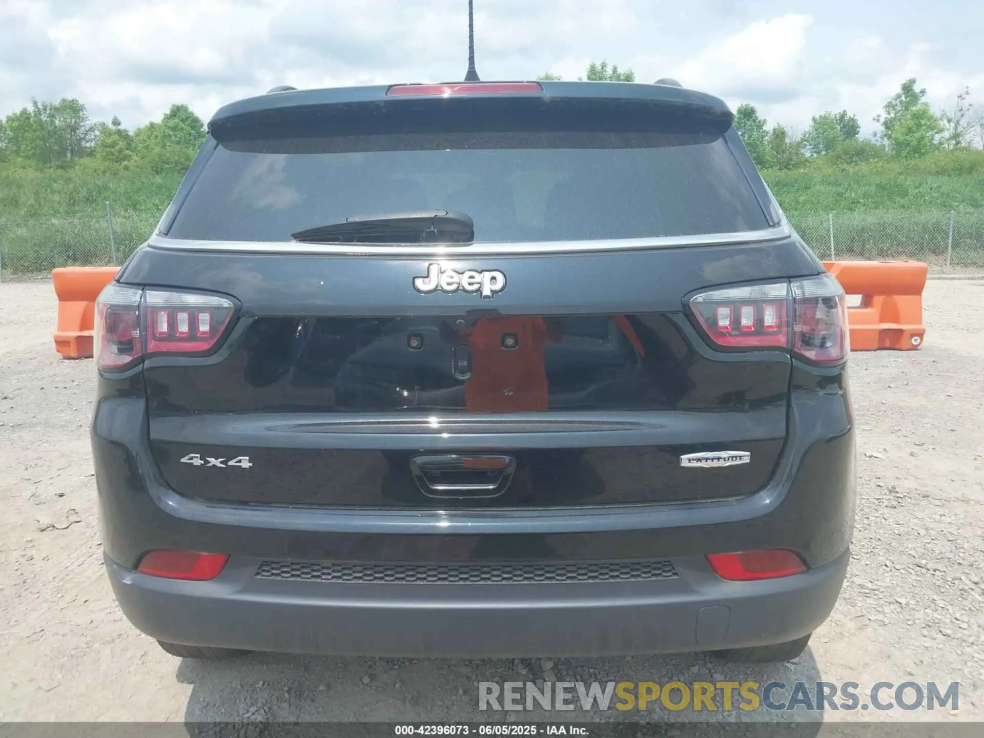 16 Photograph of a damaged car 3C4NJDBB1MT507653 JEEP COMPASS 2021