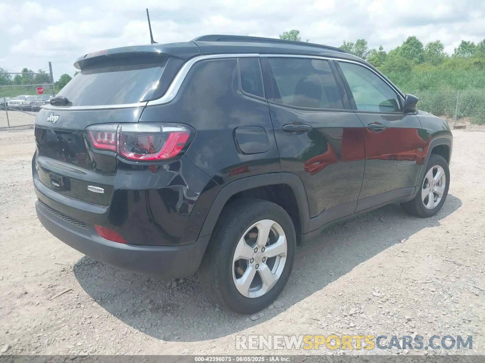 4 Photograph of a damaged car 3C4NJDBB1MT507653 JEEP COMPASS 2021