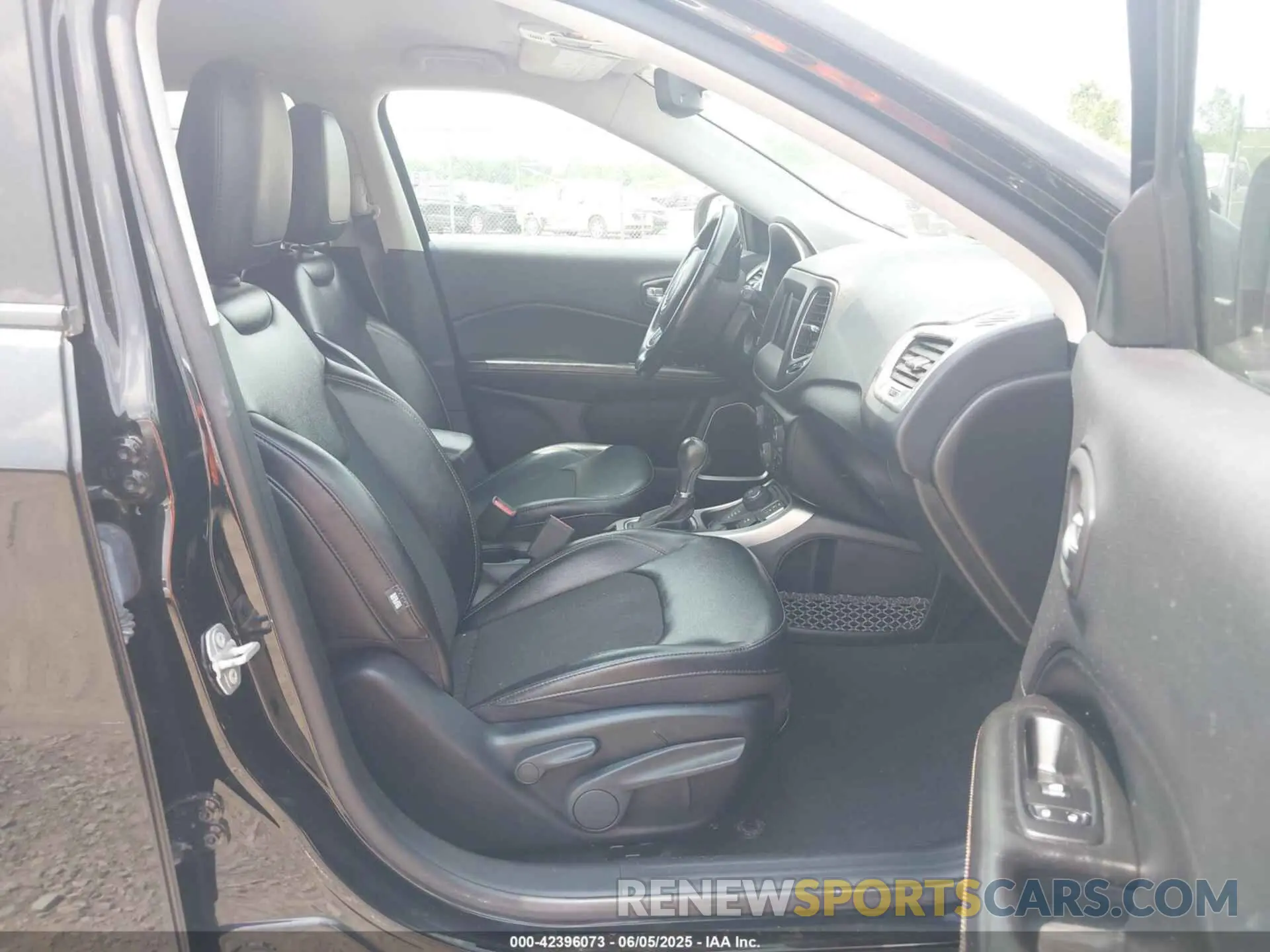5 Photograph of a damaged car 3C4NJDBB1MT507653 JEEP COMPASS 2021