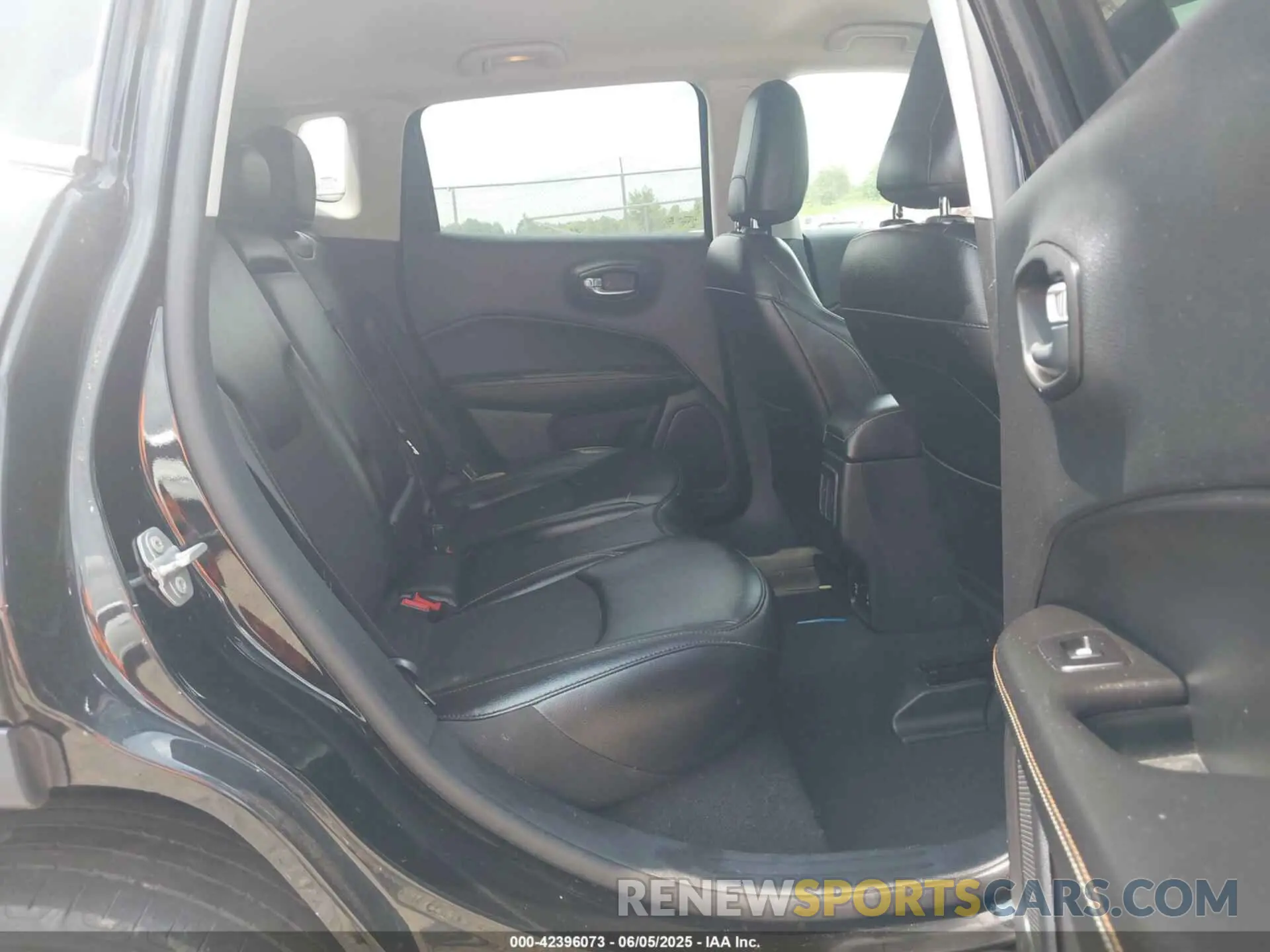 8 Photograph of a damaged car 3C4NJDBB1MT507653 JEEP COMPASS 2021