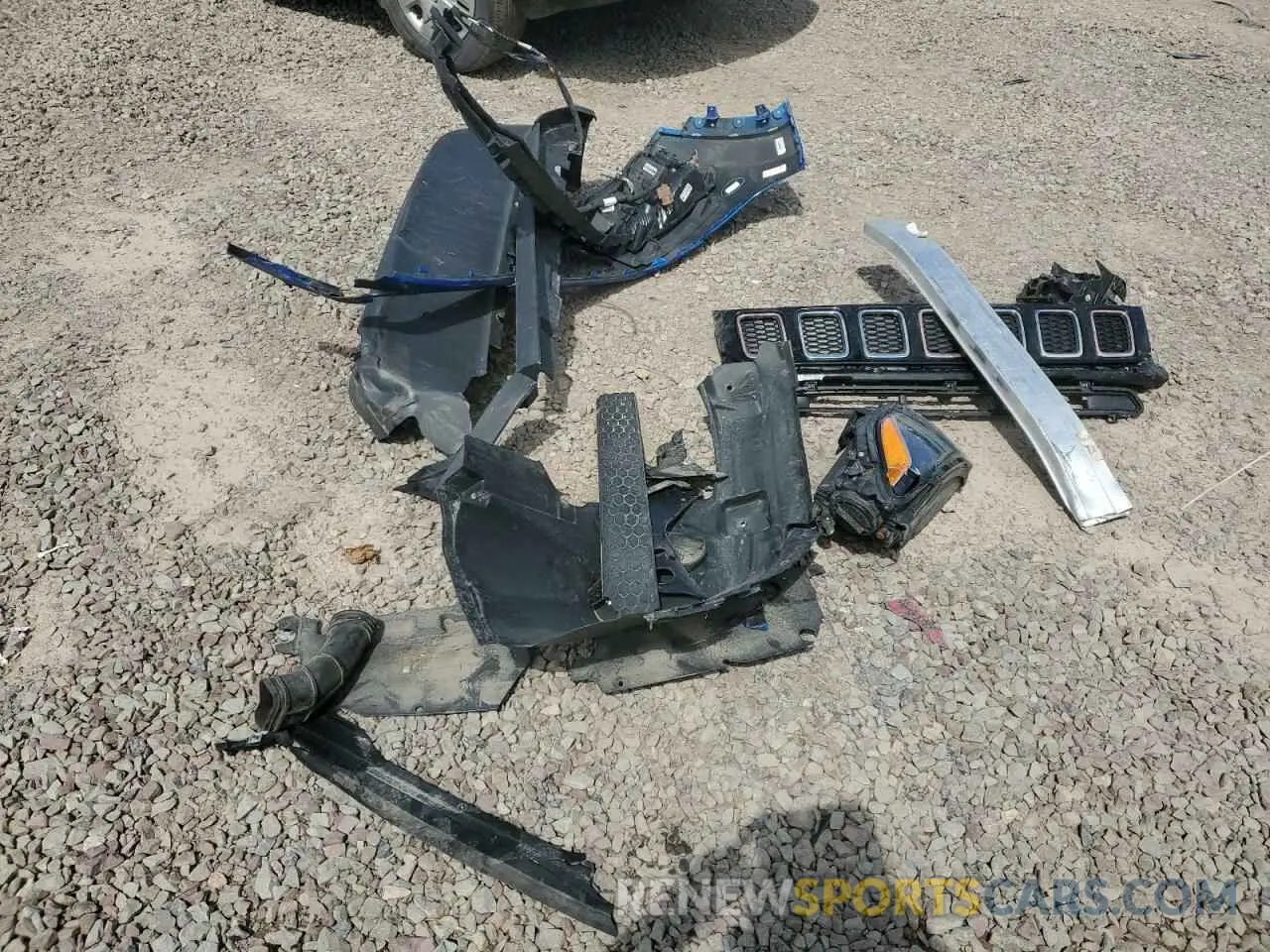 13 Photograph of a damaged car 3C4NJDBB1MT534562 JEEP COMPASS 2021