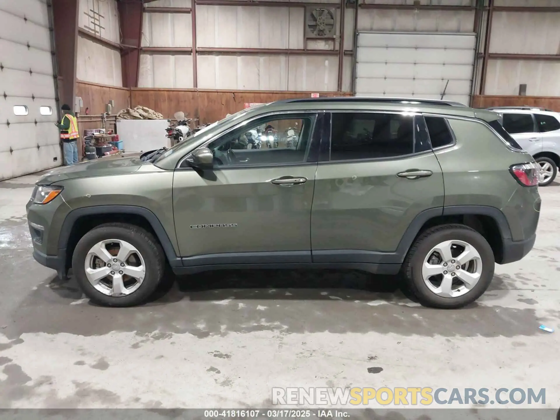 14 Photograph of a damaged car 3C4NJDBB1MT566220 JEEP COMPASS 2021