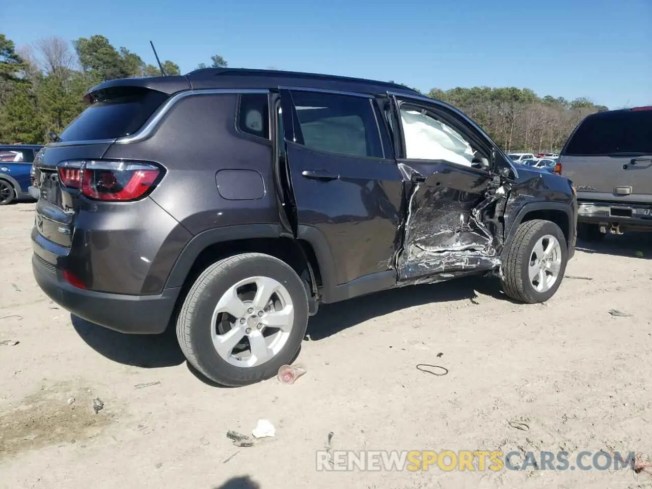 3 Photograph of a damaged car 3C4NJDBB1MT569618 JEEP COMPASS 2021