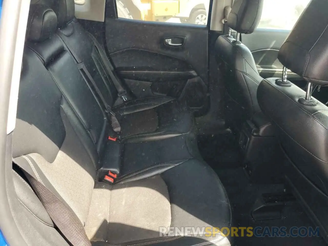 11 Photograph of a damaged car 3C4NJDBB1MT584118 JEEP COMPASS 2021