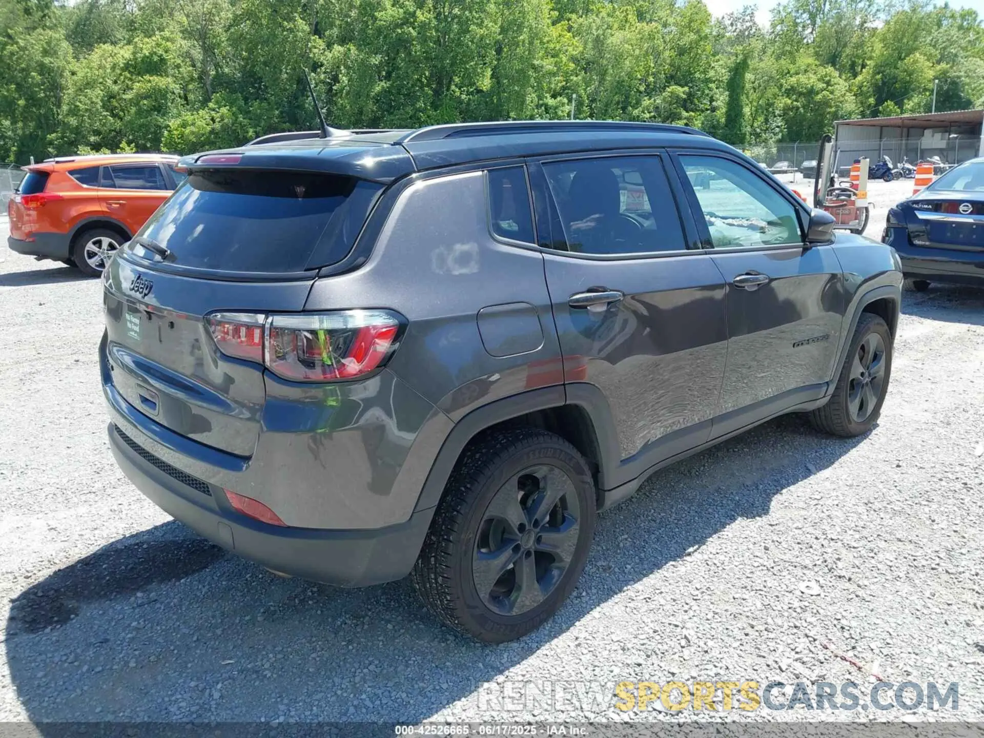4 Photograph of a damaged car 3C4NJDBB1MT586712 JEEP COMPASS 2021