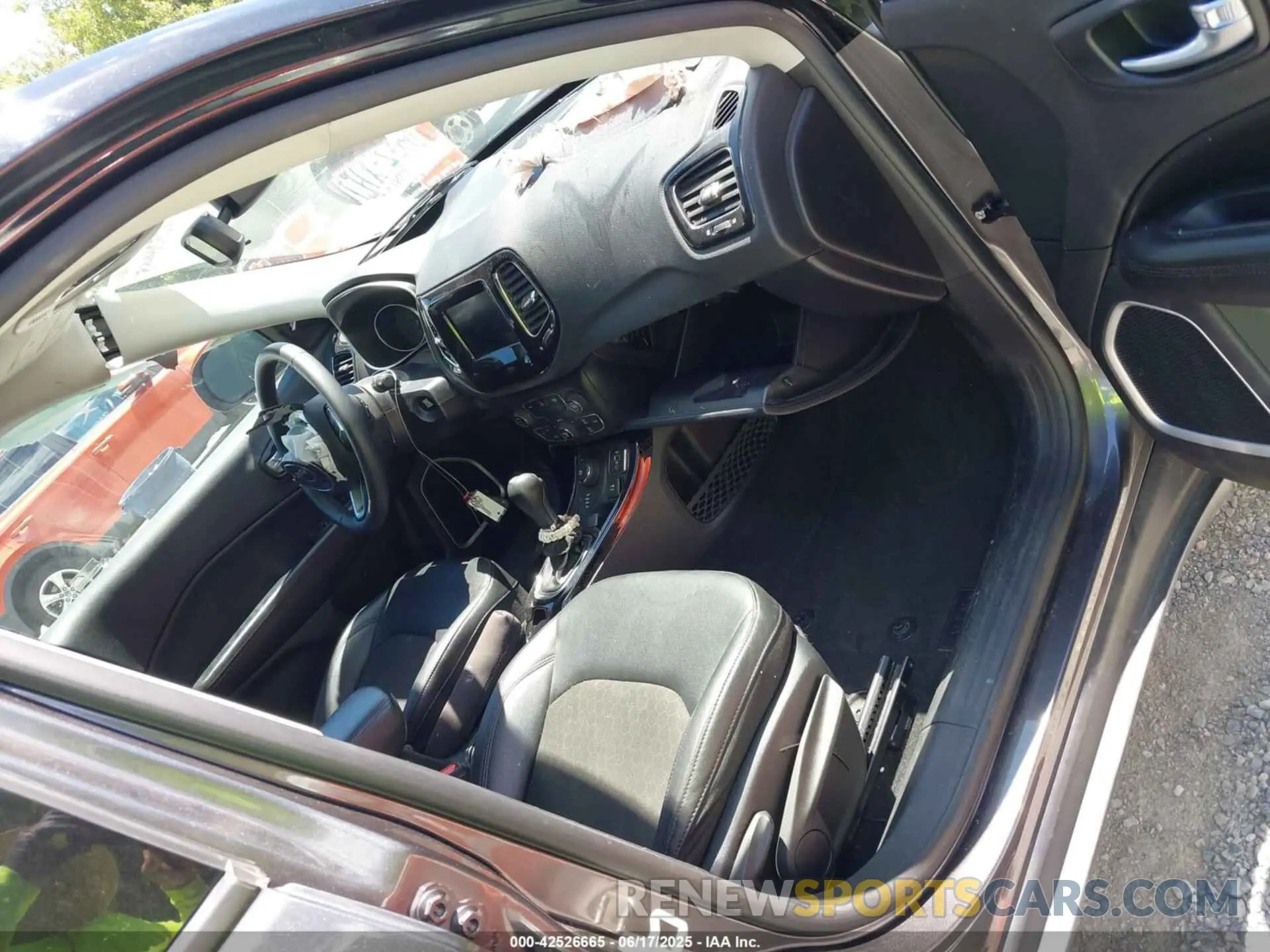 5 Photograph of a damaged car 3C4NJDBB1MT586712 JEEP COMPASS 2021