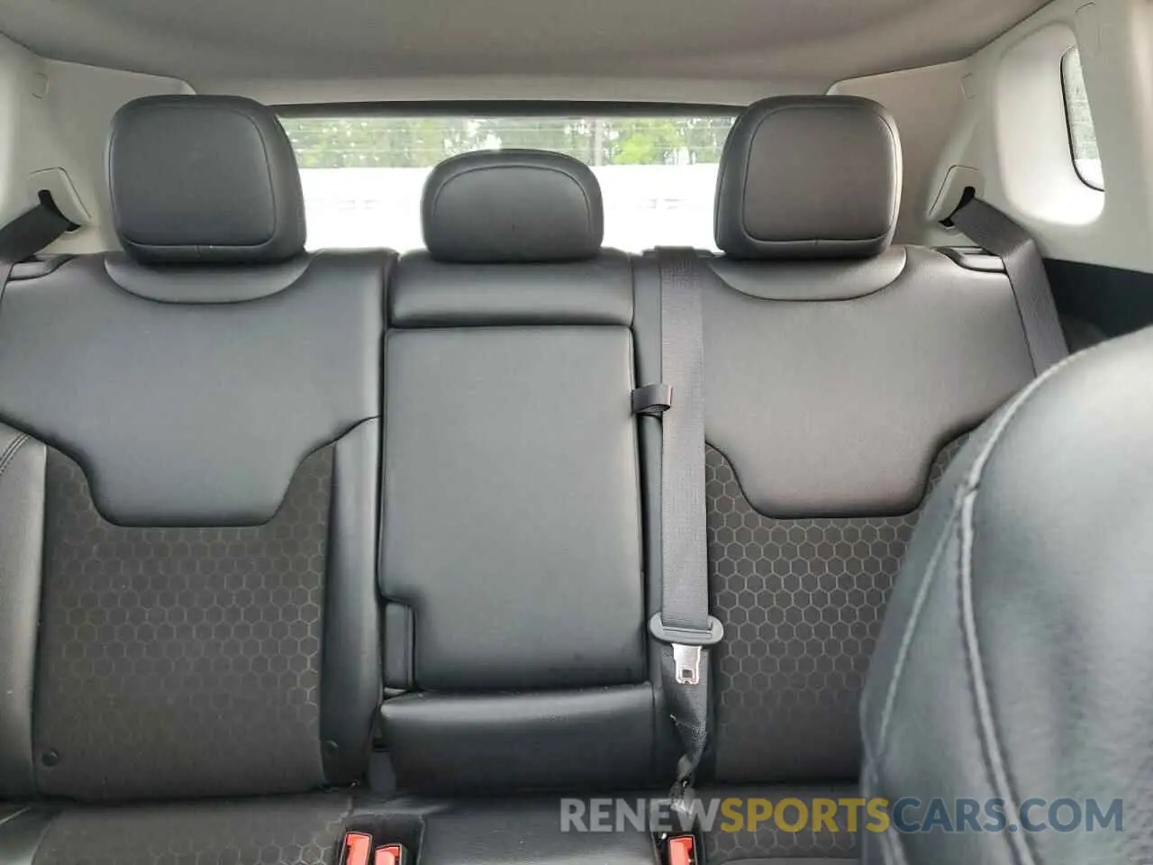 10 Photograph of a damaged car 3C4NJDBB2MT525403 JEEP COMPASS 2021