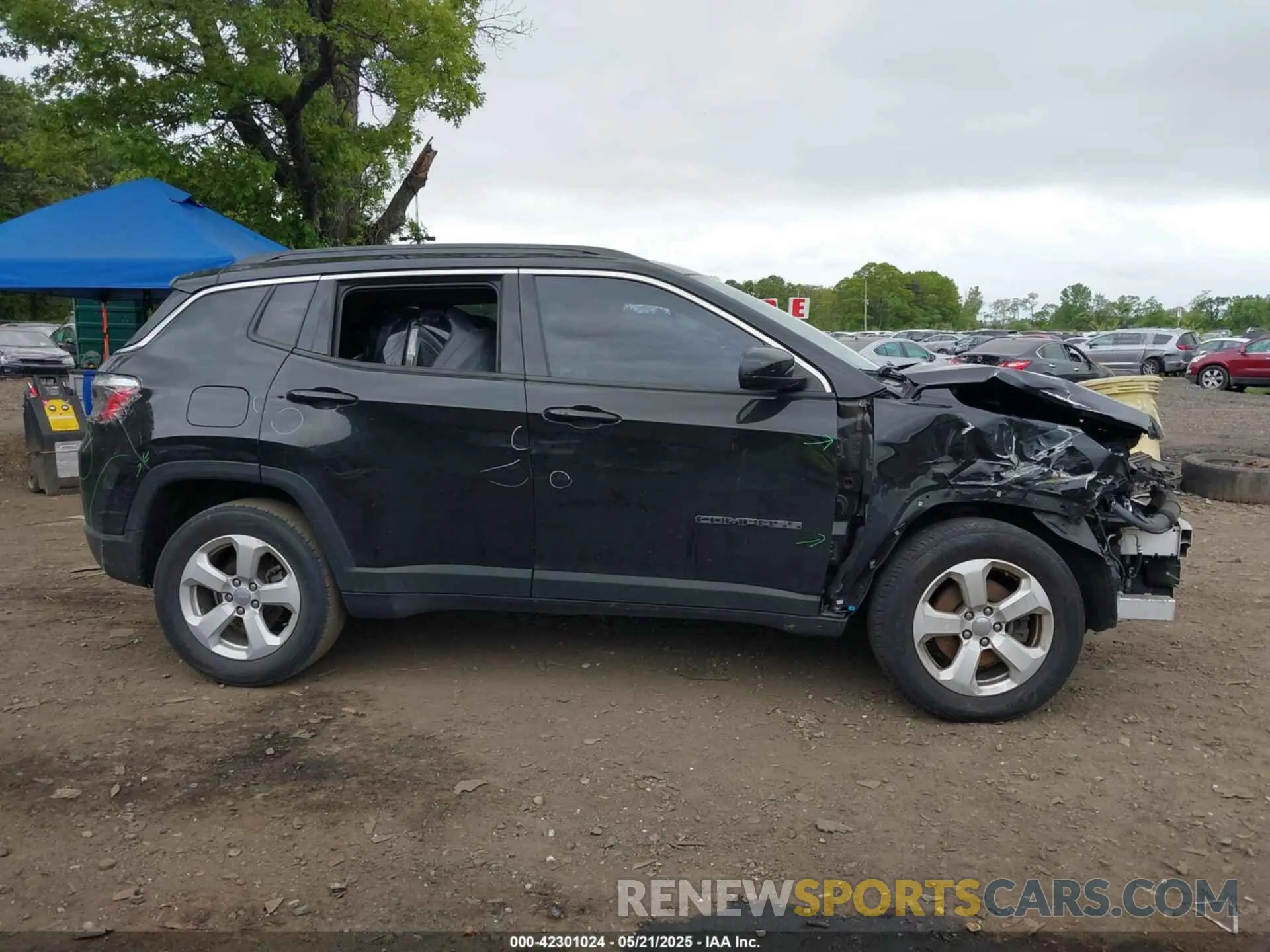 14 Photograph of a damaged car 3C4NJDBB2MT537955 JEEP COMPASS 2021