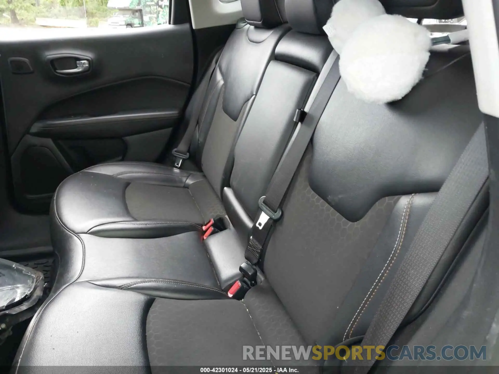 8 Photograph of a damaged car 3C4NJDBB2MT537955 JEEP COMPASS 2021