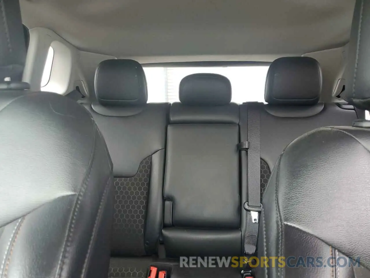 10 Photograph of a damaged car 3C4NJDBB2MT544646 JEEP COMPASS 2021