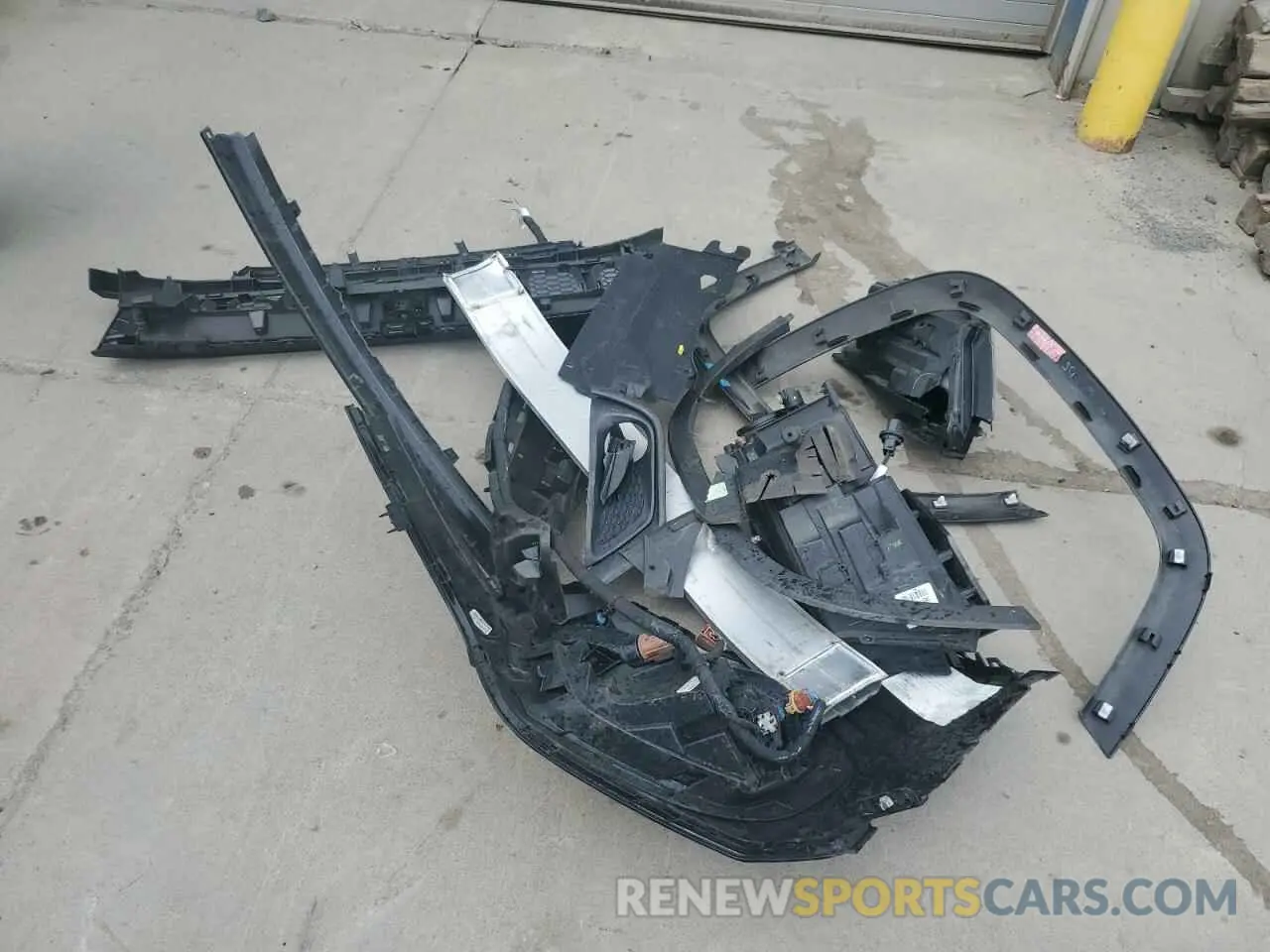 13 Photograph of a damaged car 3C4NJDBB2MT544646 JEEP COMPASS 2021