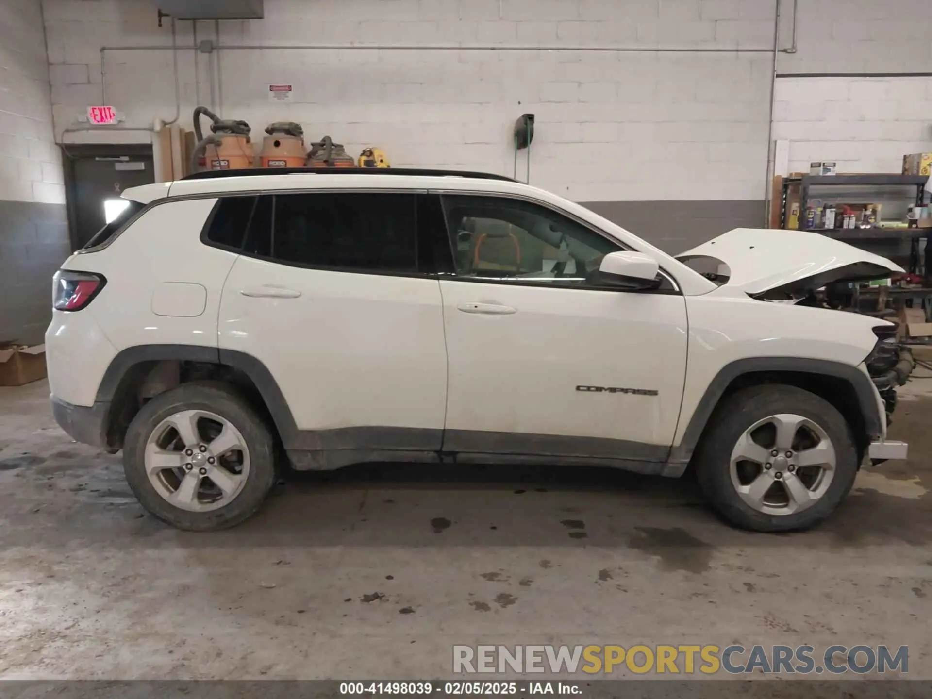 14 Photograph of a damaged car 3C4NJDBB3MT504835 JEEP COMPASS 2021