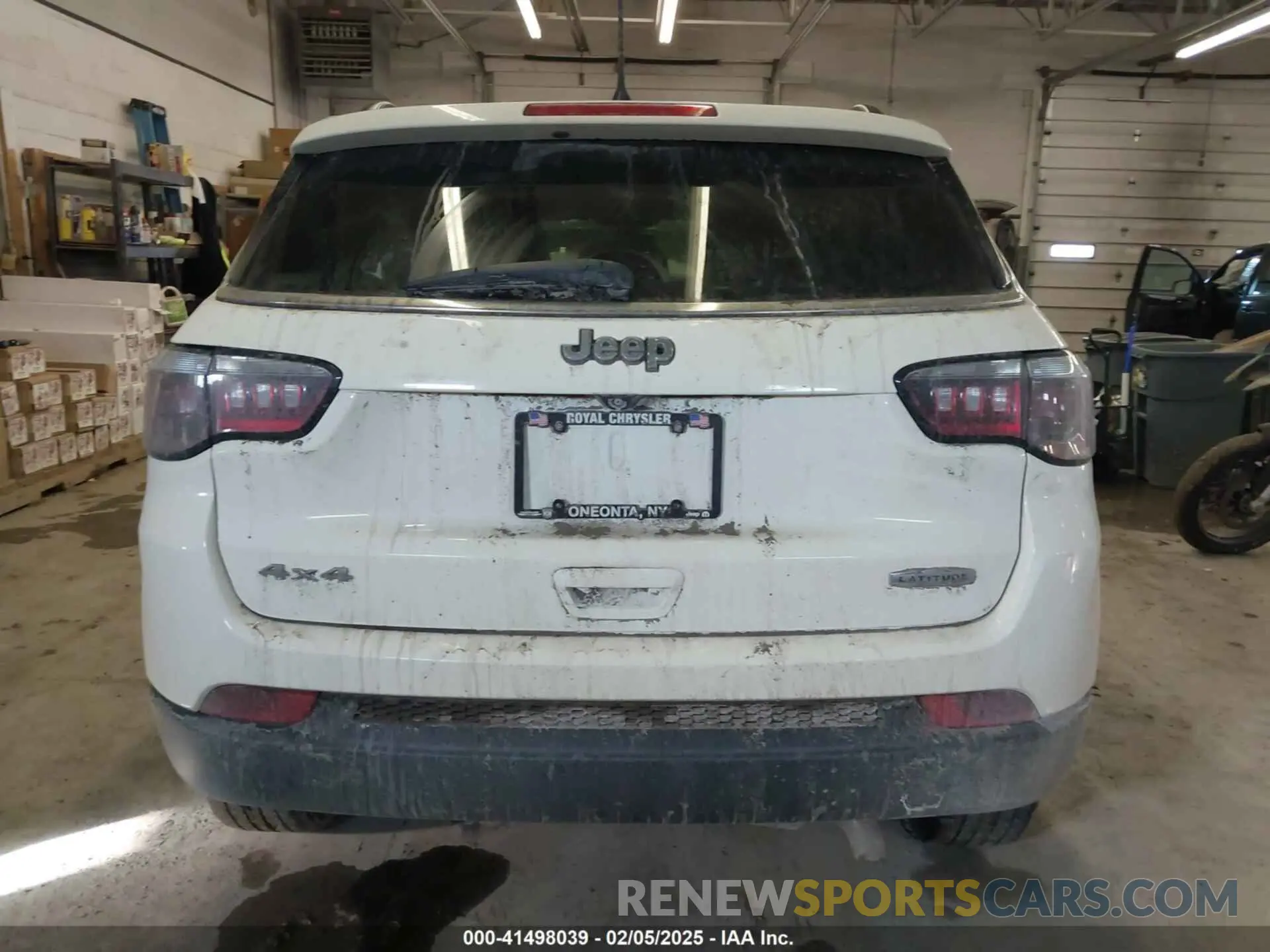 17 Photograph of a damaged car 3C4NJDBB3MT504835 JEEP COMPASS 2021
