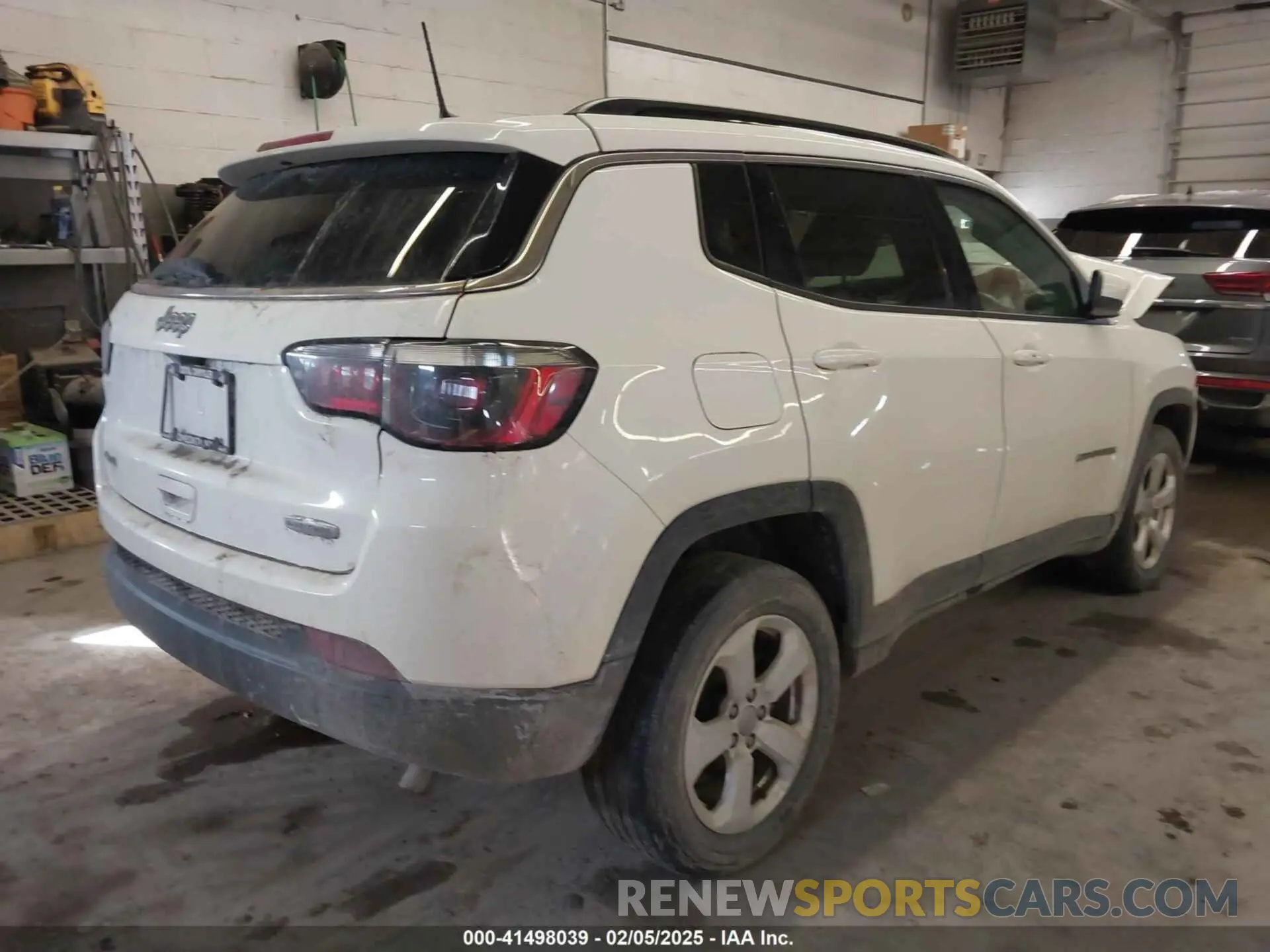 4 Photograph of a damaged car 3C4NJDBB3MT504835 JEEP COMPASS 2021
