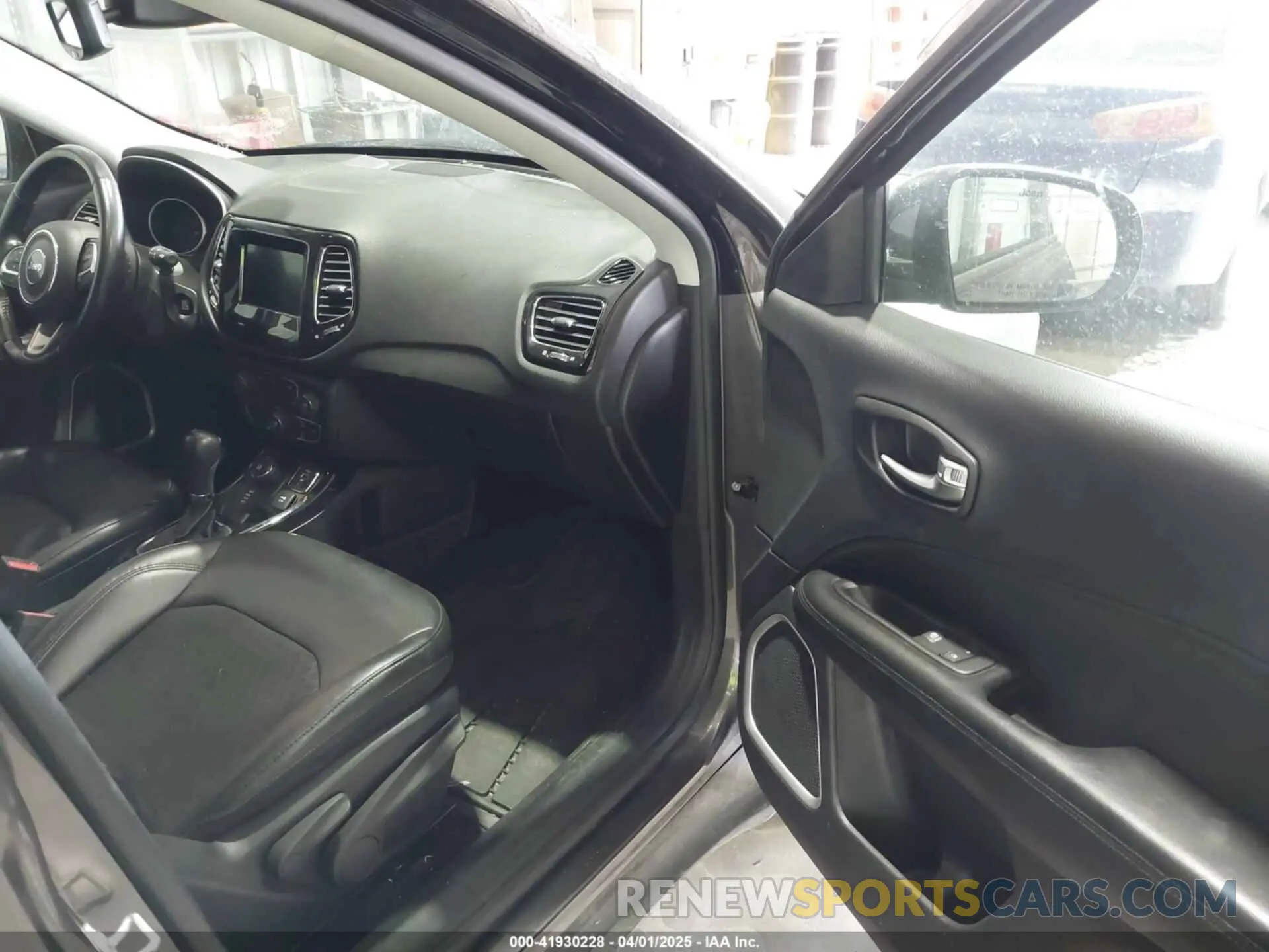 5 Photograph of a damaged car 3C4NJDBB3MT569734 JEEP COMPASS 2021