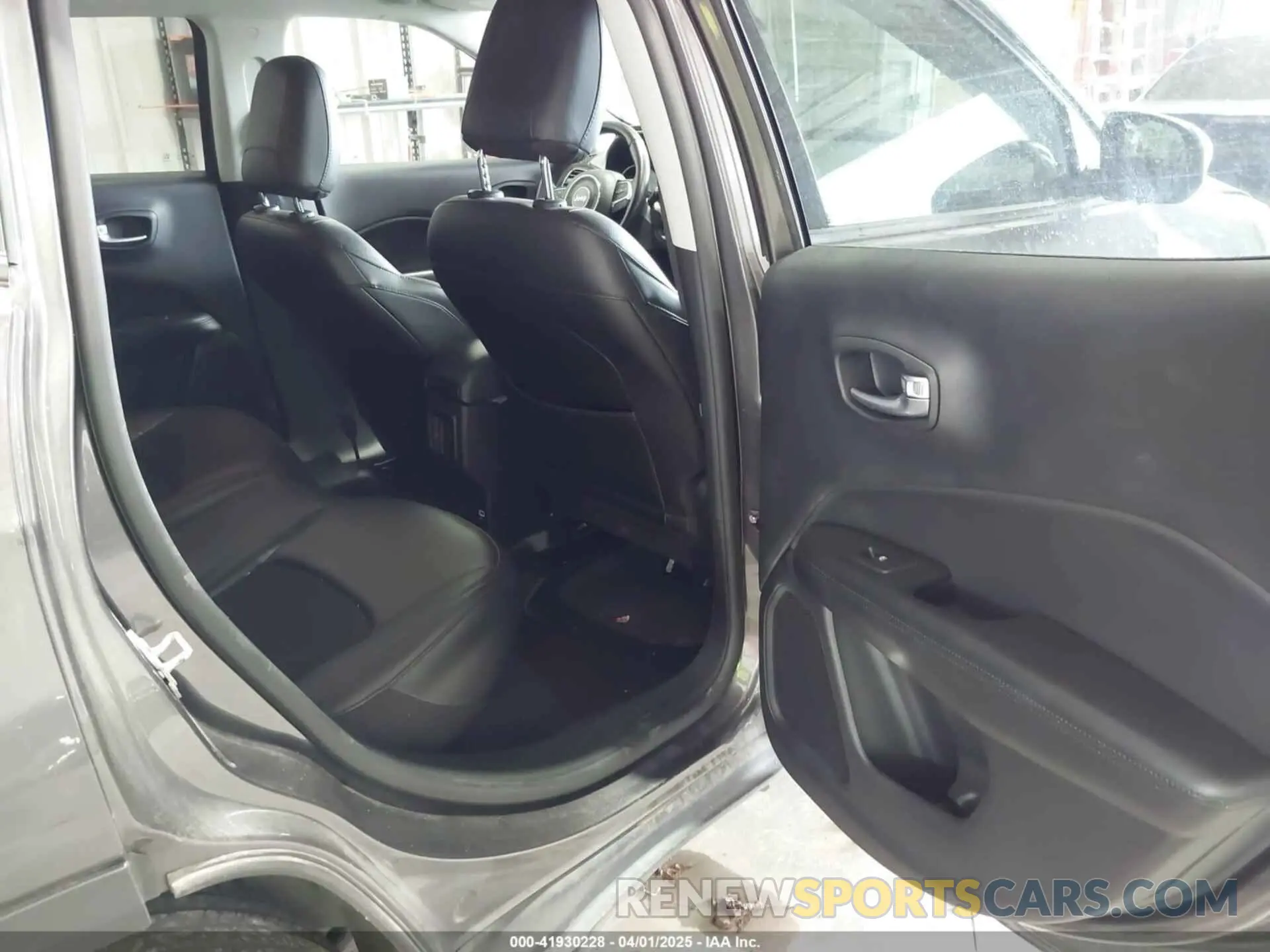 8 Photograph of a damaged car 3C4NJDBB3MT569734 JEEP COMPASS 2021