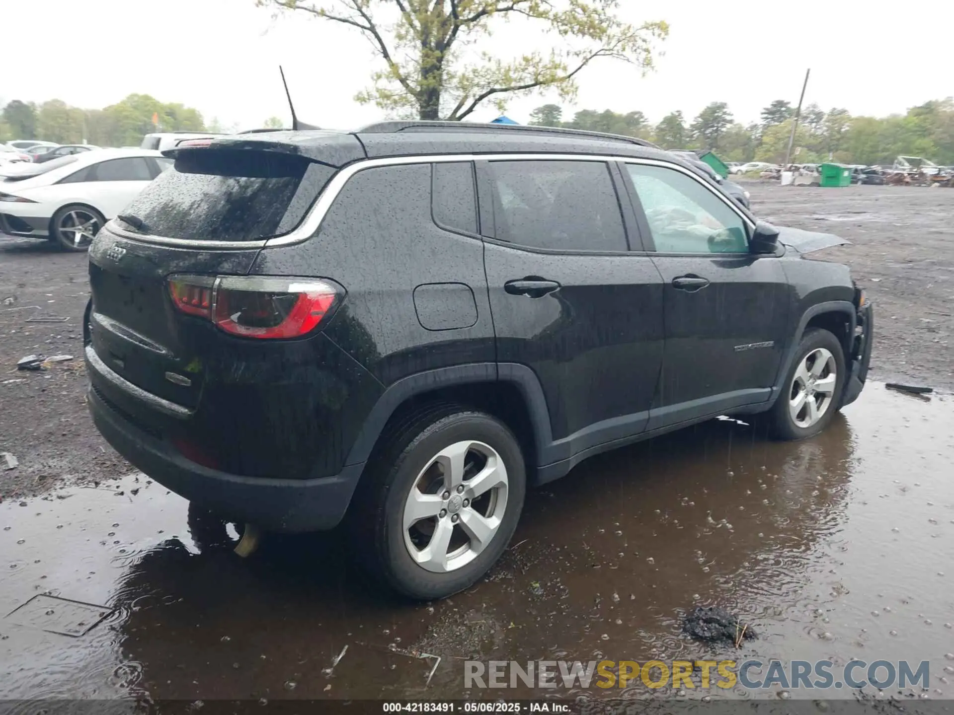 4 Photograph of a damaged car 3C4NJDBB4MT506951 JEEP COMPASS 2021