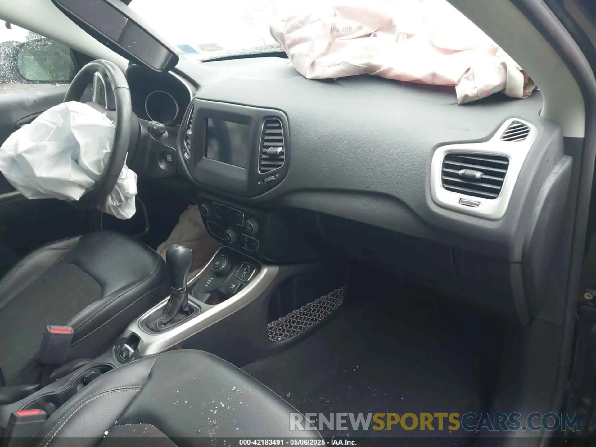 5 Photograph of a damaged car 3C4NJDBB4MT506951 JEEP COMPASS 2021