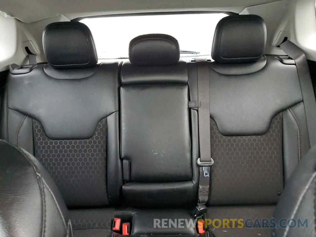 10 Photograph of a damaged car 3C4NJDBB4MT530103 JEEP COMPASS 2021