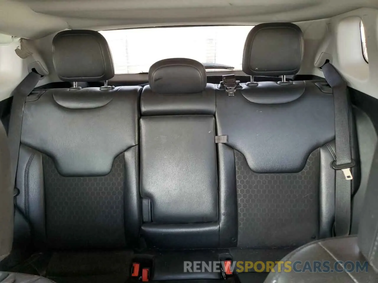 10 Photograph of a damaged car 3C4NJDBB4MT557060 JEEP COMPASS 2021