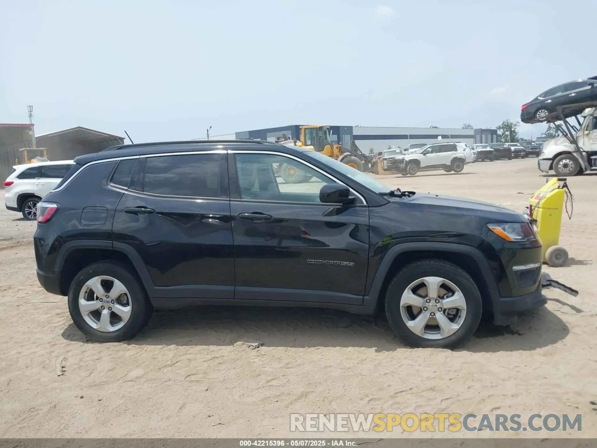 14 Photograph of a damaged car 3C4NJDBB4MT593072 JEEP COMPASS 2021