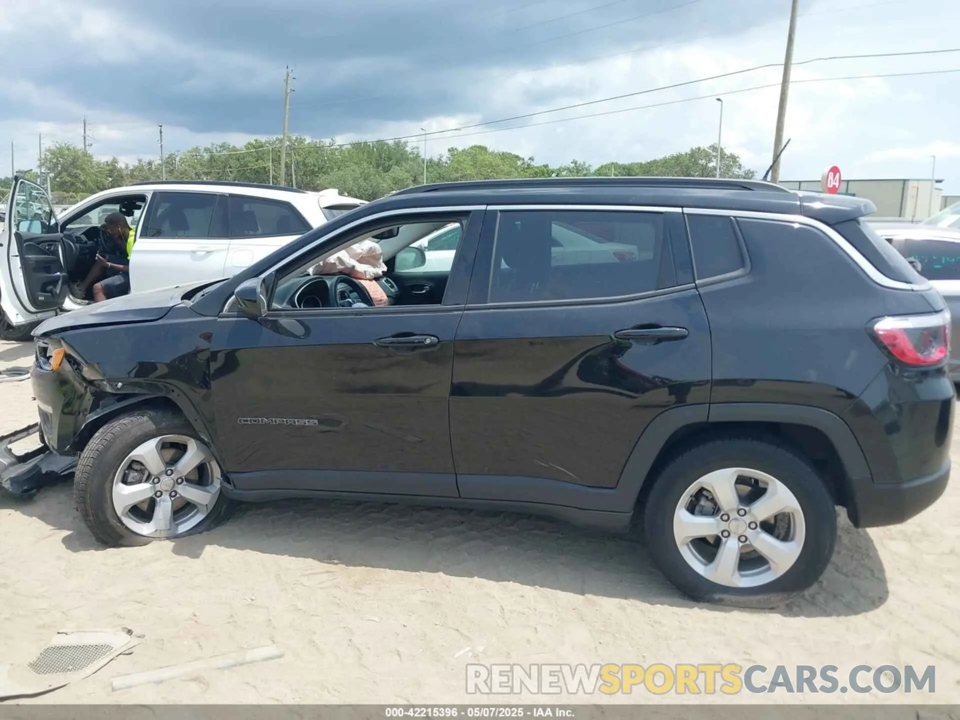 15 Photograph of a damaged car 3C4NJDBB4MT593072 JEEP COMPASS 2021