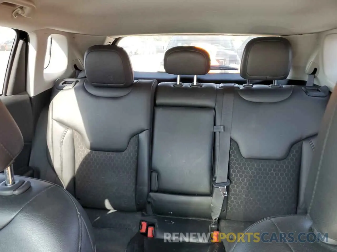 10 Photograph of a damaged car 3C4NJDBB5MT589662 JEEP COMPASS 2021