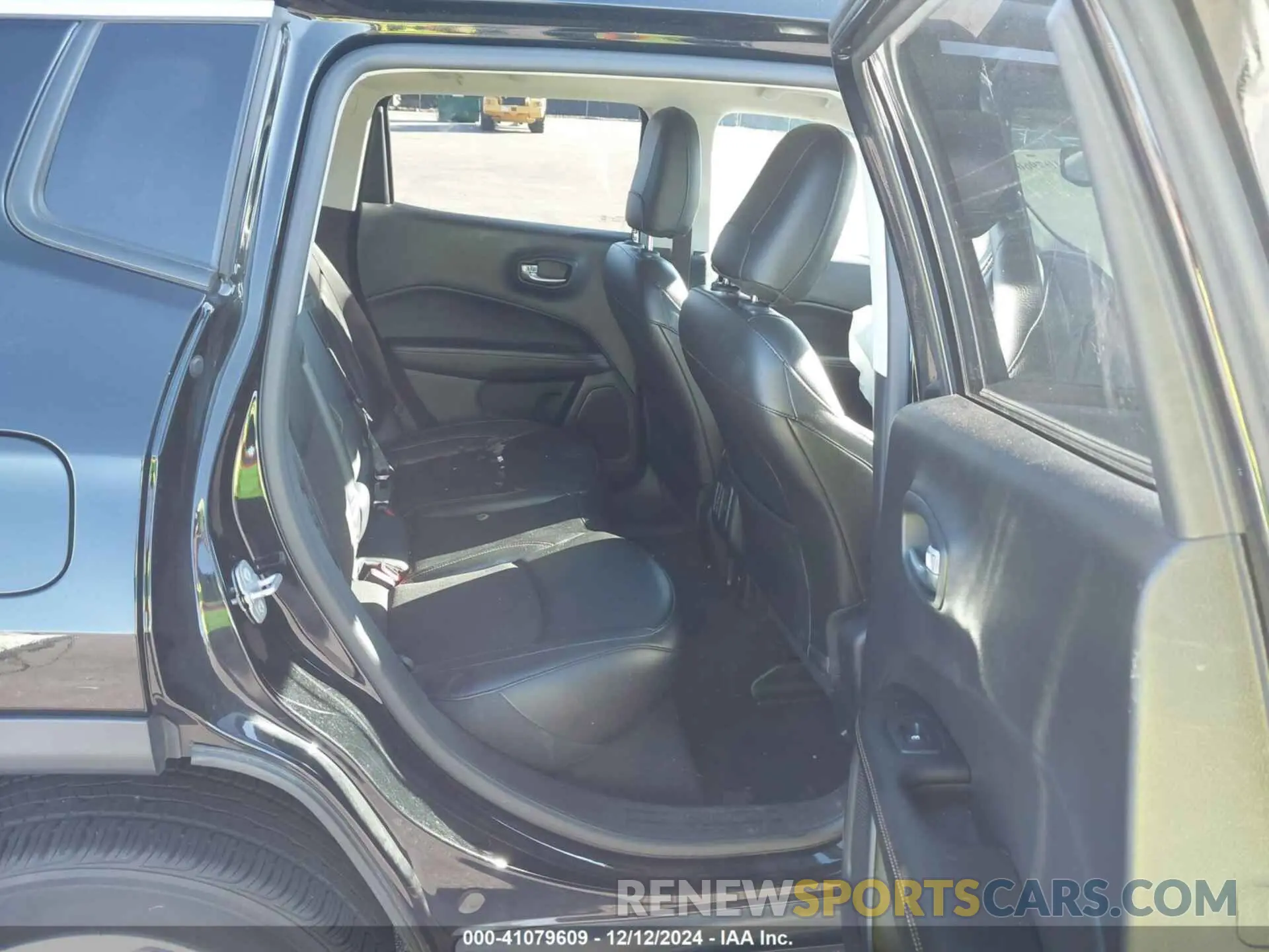 8 Photograph of a damaged car 3C4NJDBB5MT592836 JEEP COMPASS 2021