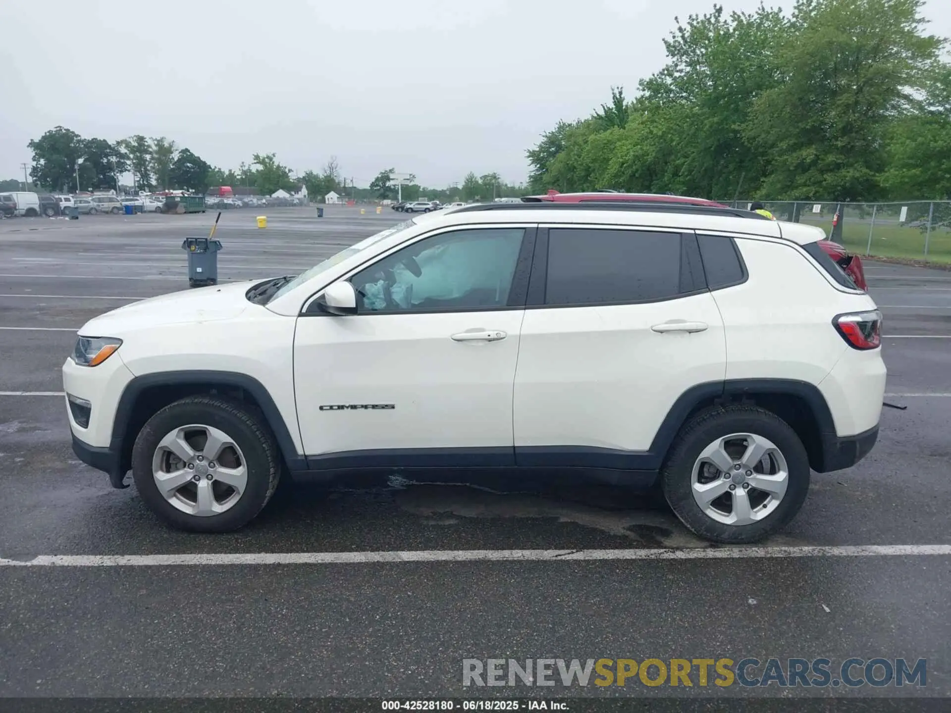 14 Photograph of a damaged car 3C4NJDBB6MT537568 JEEP COMPASS 2021