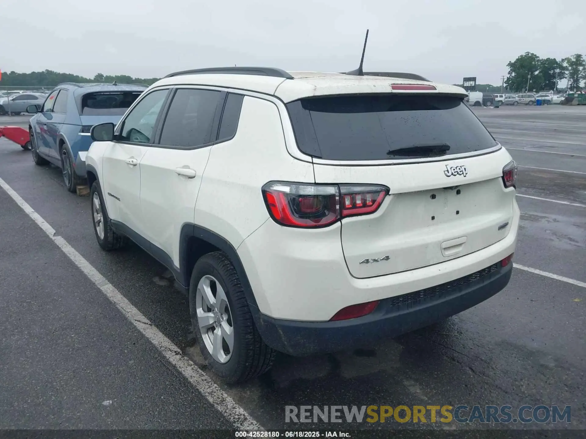 3 Photograph of a damaged car 3C4NJDBB6MT537568 JEEP COMPASS 2021