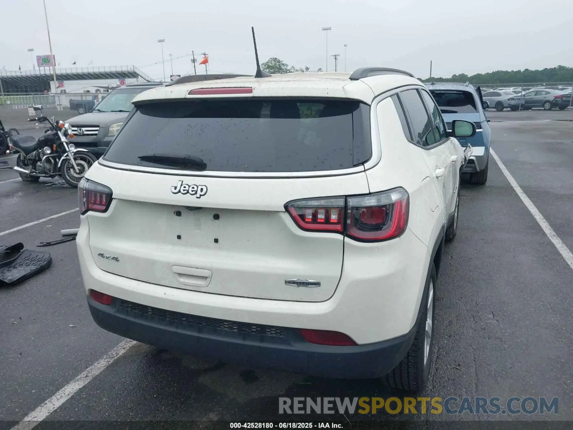 4 Photograph of a damaged car 3C4NJDBB6MT537568 JEEP COMPASS 2021
