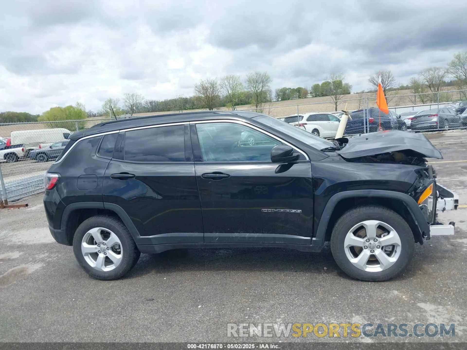 14 Photograph of a damaged car 3C4NJDBB6MT564236 JEEP COMPASS 2021