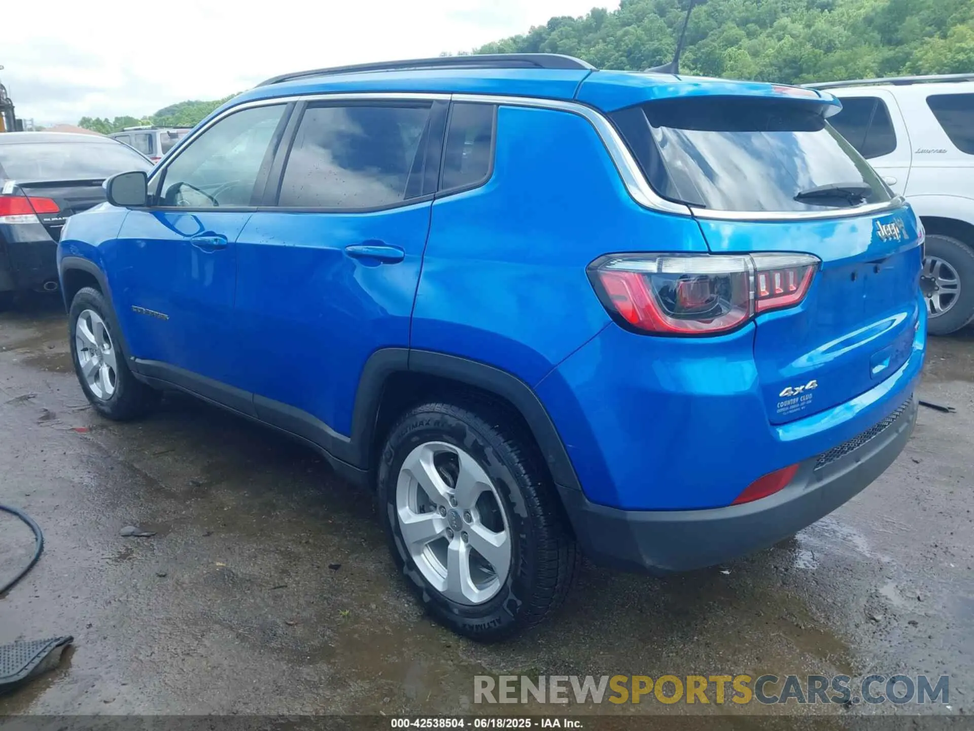3 Photograph of a damaged car 3C4NJDBB8MT529973 JEEP COMPASS 2021